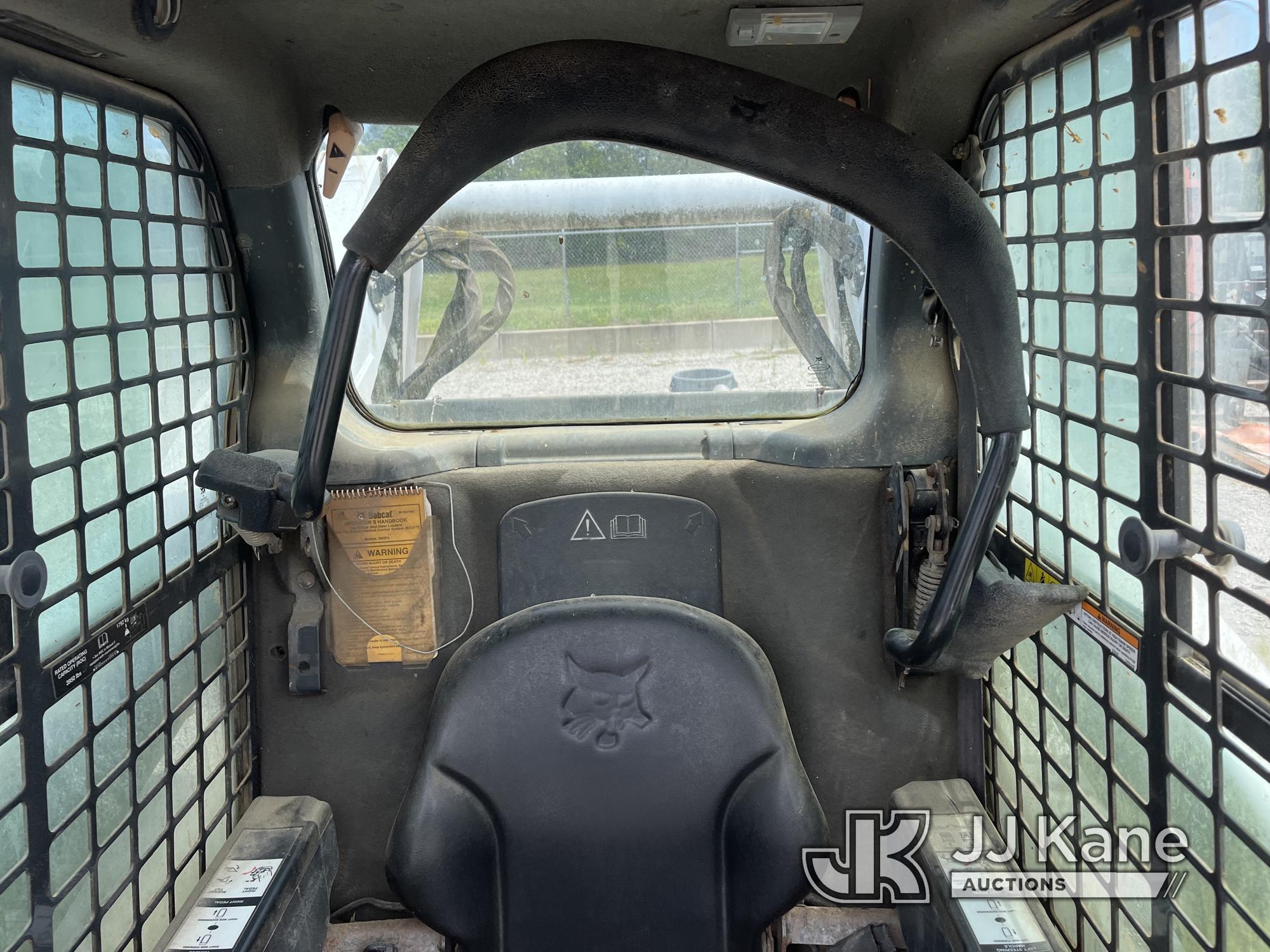 (Chester, VA) 2012 Bobcat S850 2-Speed Rubber Tired Skid Steer Loader Runs & Operates) (No Bucket