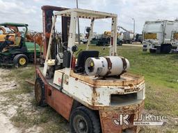 (Westlake, FL) 1990 Nissan M-C607 Pneumatic Tired Forklift Runs, Moves and Operates) (LPG Tank Inclu