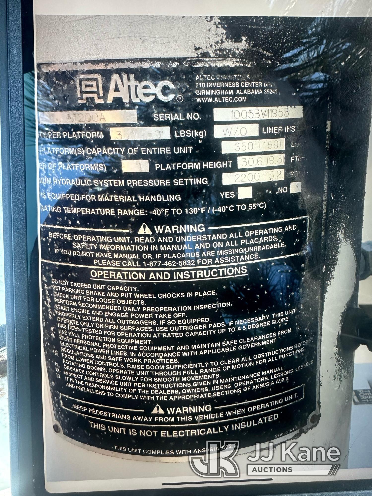 (Tampa, FL) Altec AT200-A, Telescopic Non-Insulated Bucket Truck mounted behind cab on 2006 Ford F35