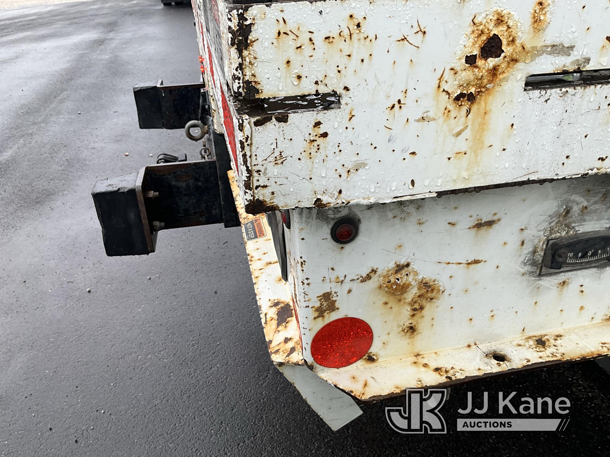 (Elizabethtown, KY) Altec AA55-MH, Material Handling Bucket Truck rear mounted on 2017 International