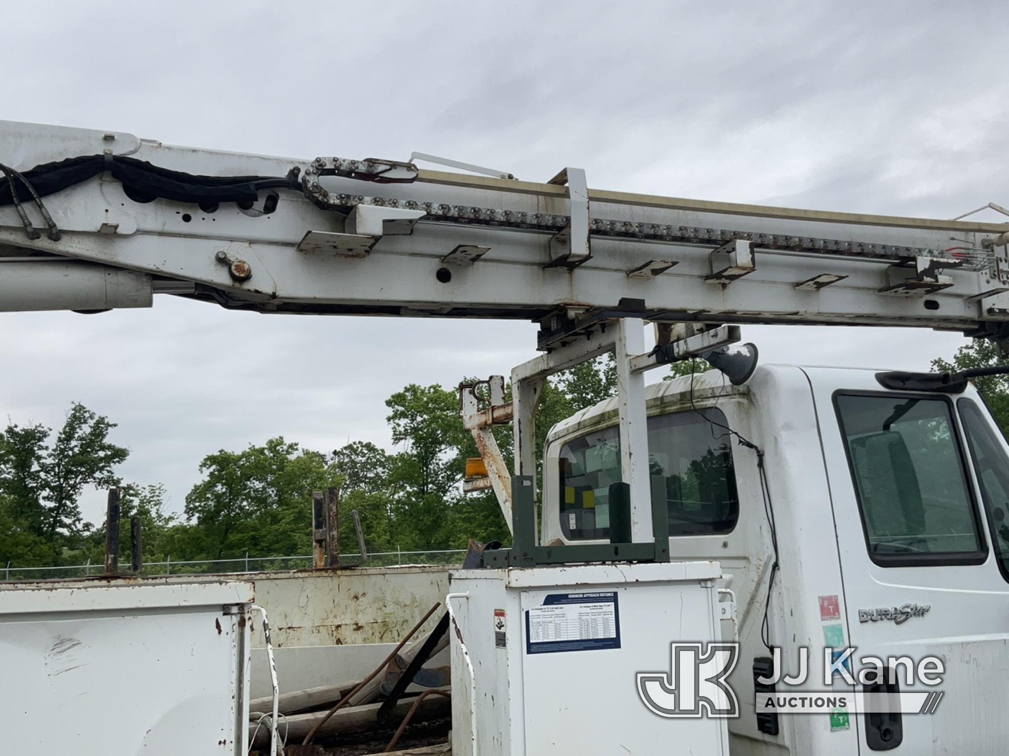 (Verona, KY) Altec DC47-TR, Digger Derrick rear mounted on 2014 International Durastar 4300 Utility