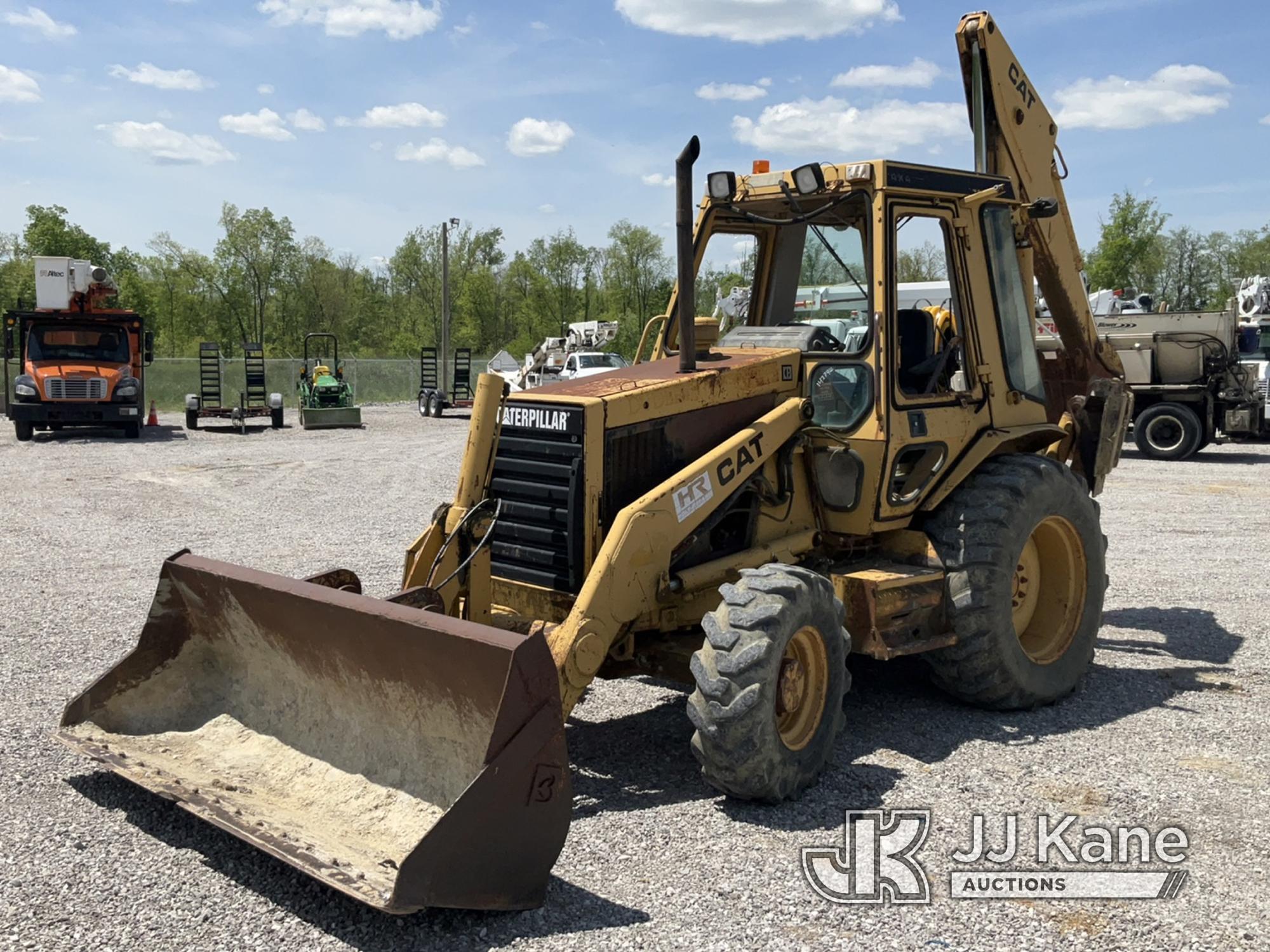 (Verona, KY) 1988 Cat 436 4X4 Tractor Loader Backhoe Runs, Moves & Operates) (Glass Broken Out, Rust