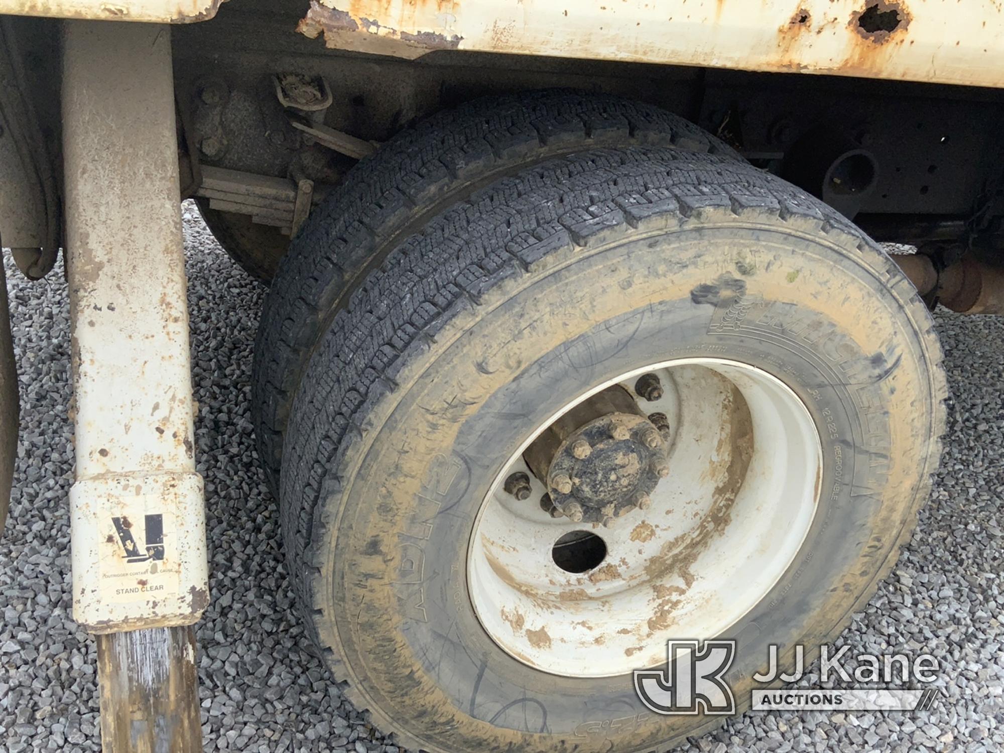 (New Tazewell, TN) Terex Commander 4042, Digger Derrick mounted behind cab on 2003 Ford F750 4x4 Fla