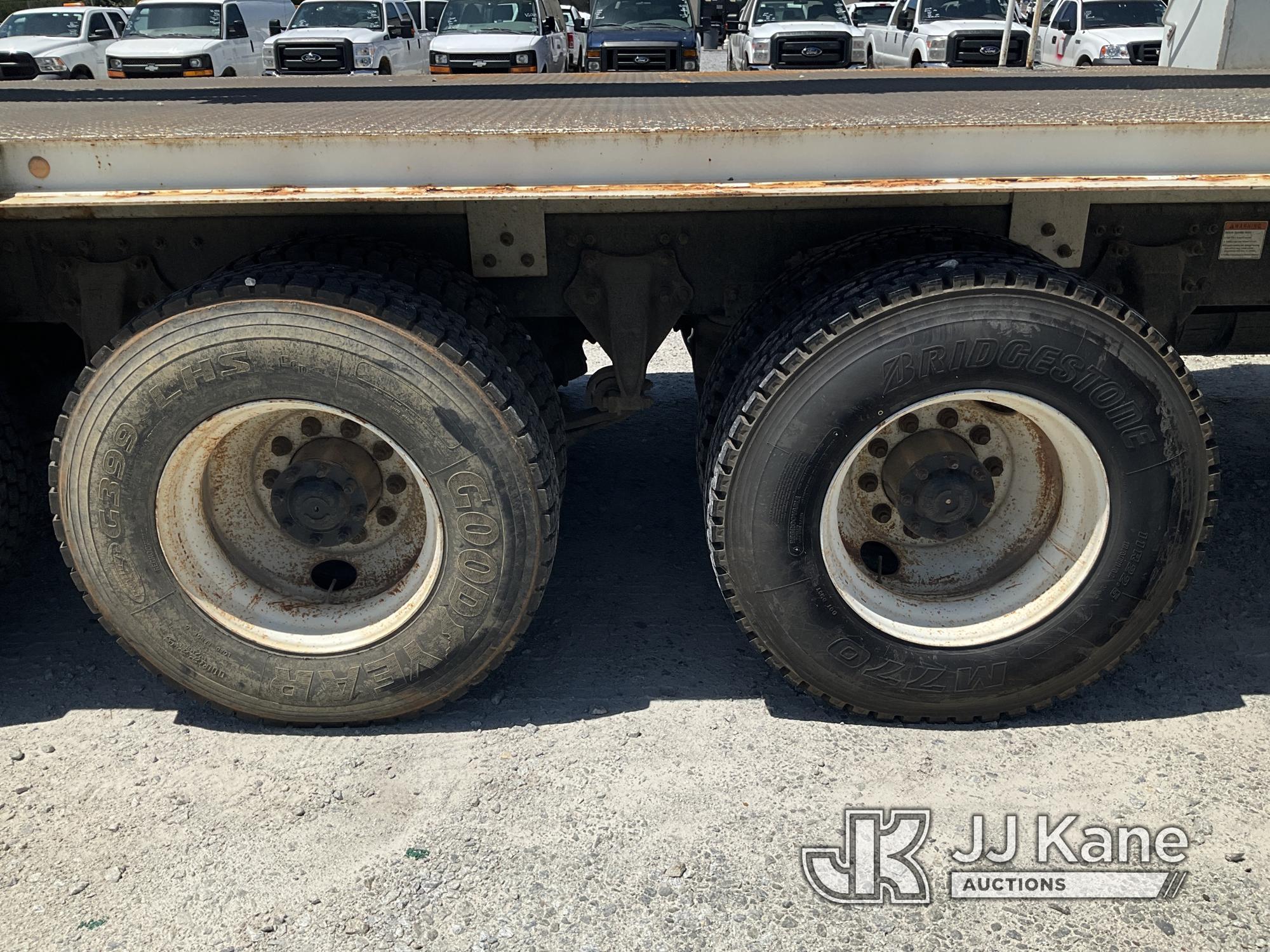 (Villa Rica, GA) Altec HL125, Articulating & Telescopic Material Handling Bucket Truck rear mounted