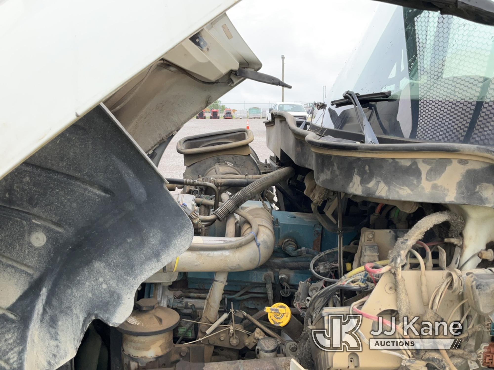 (Verona, KY) National 568D, Hydraulic Truck Crane mounted behind cab on 2004 International 4400 Flat