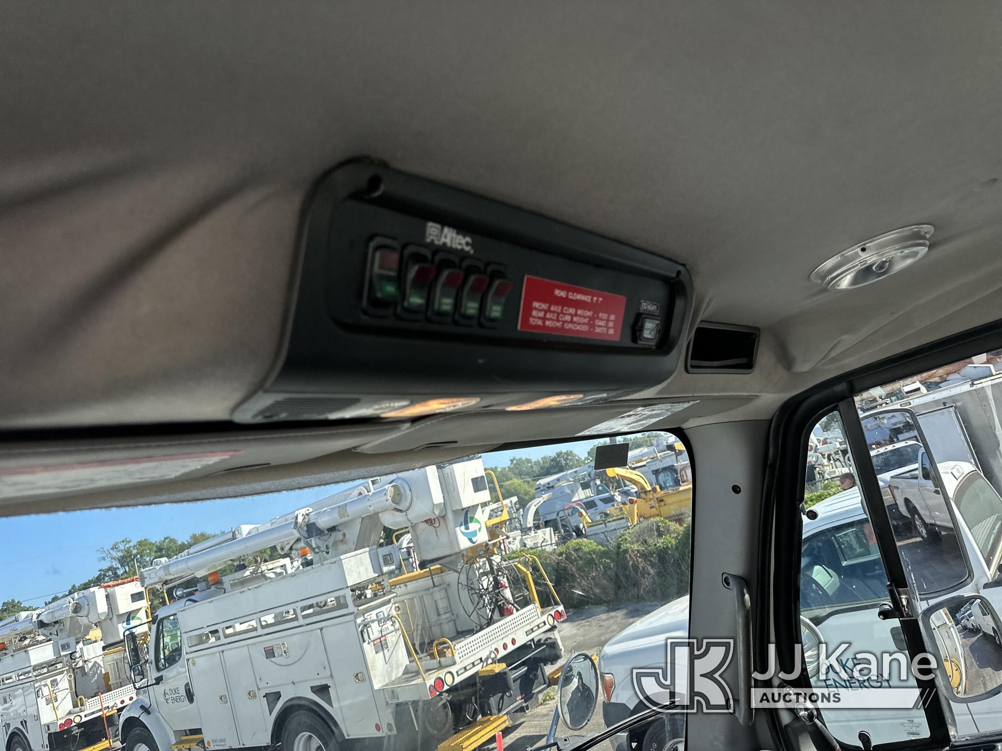 (Ocala, FL) Altec L42-MH, Over-Center Material Handling Bucket center mounted on 2010 Freightliner M