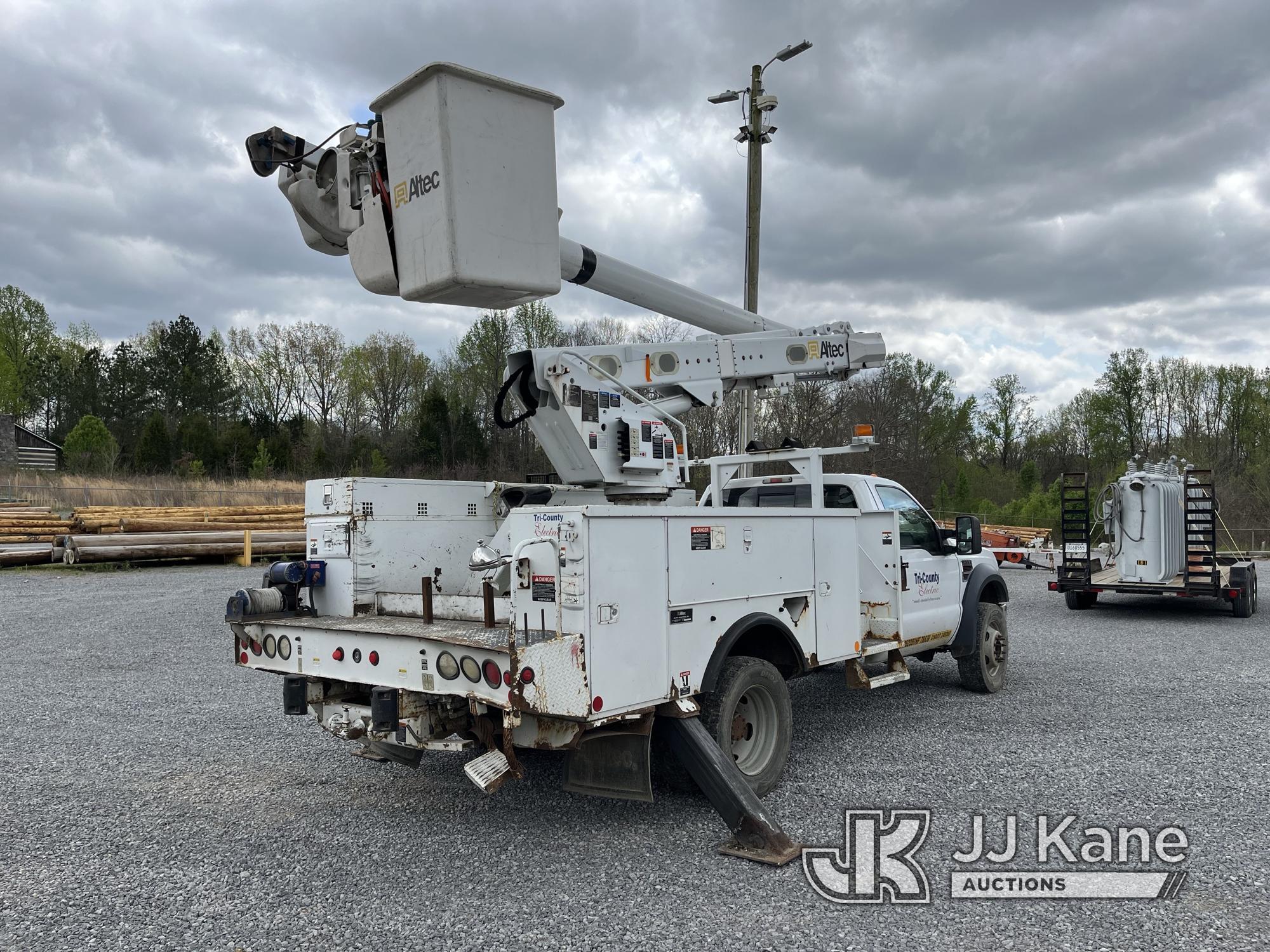 (Scottsville, KY) Altec L37MR, Over-Center Material Handling Bucket Truck center mounted on 2009 For