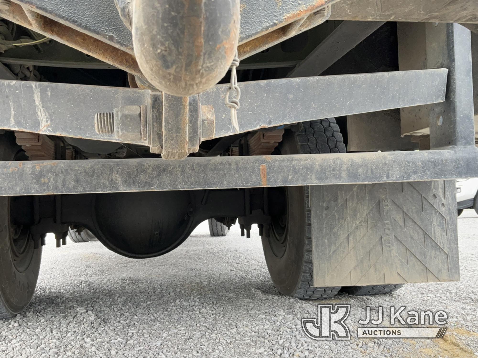 (Verona, KY) Altec AA55-MH, Material Handling Bucket Truck rear mounted on 2016 International 7300 4