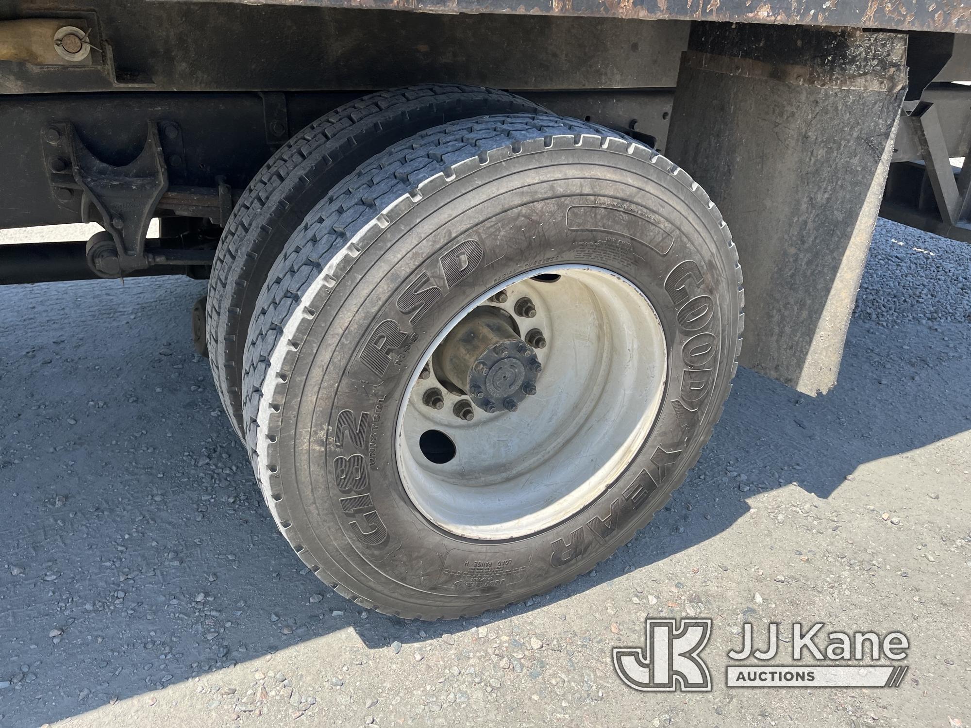 (Chester, VA) Petersen TL3, Grappleboom Crane mounted behind cab on 2015 Ford F750 Dump Debris Truck