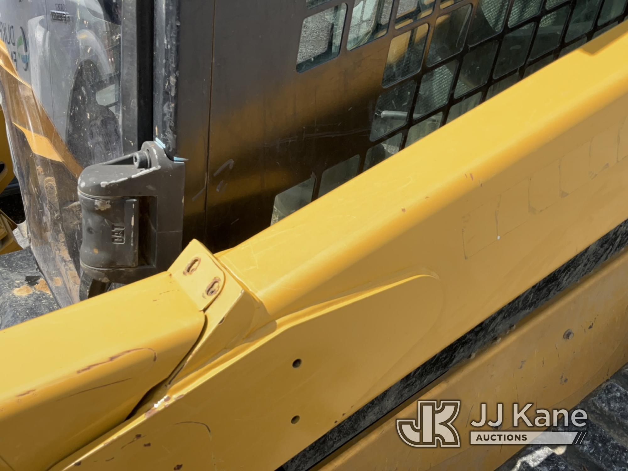 (Verona, KY) 2019 Caterpillar 299D2XHP Skid Steer Loader Runs, Moves & Operates) (Derated, DEF Syste