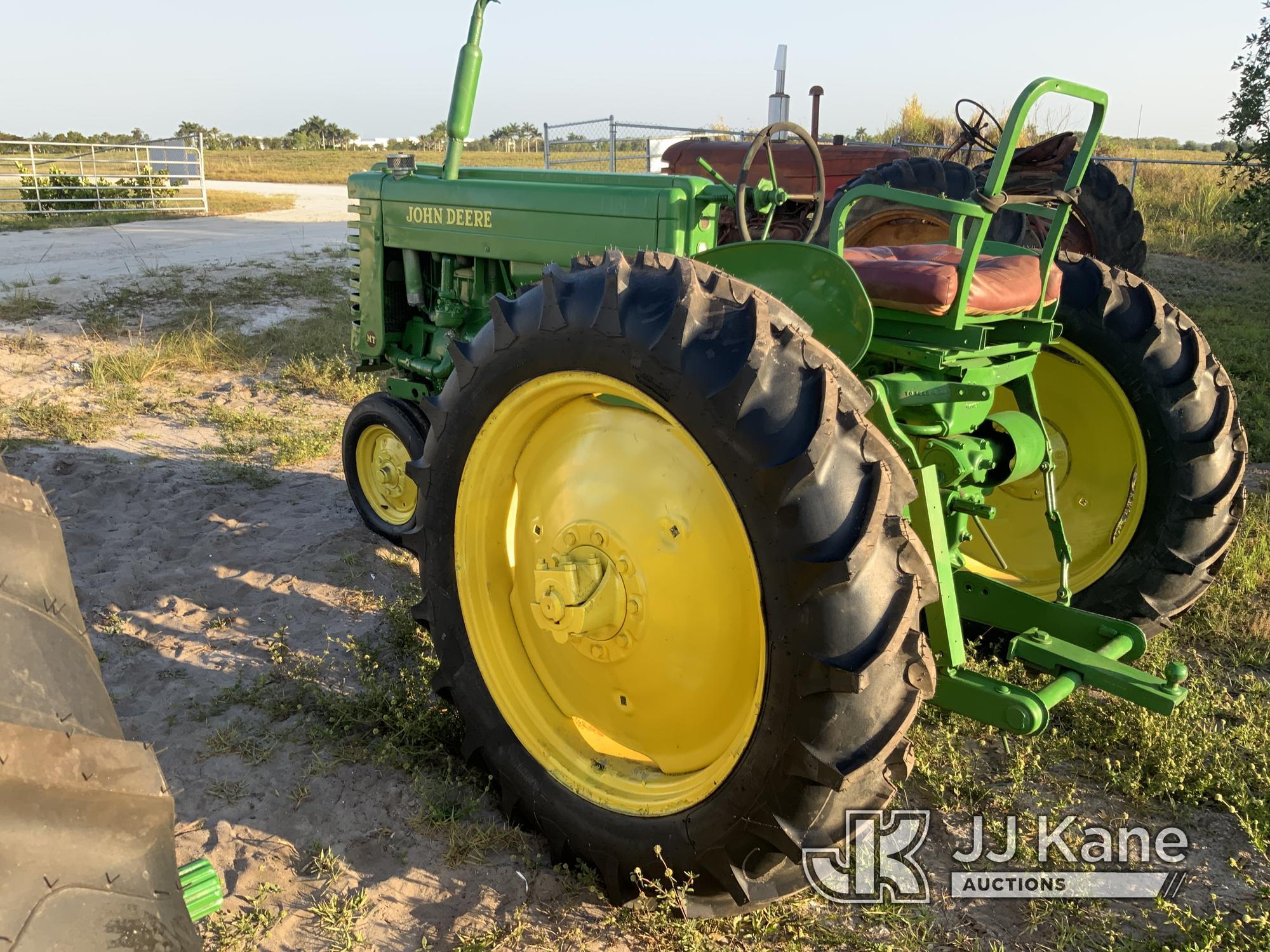 (Westlake, FL) 1949 John Deere Model MT Utility Tractor Not Running, Condition Unknown)( (Seller Sta