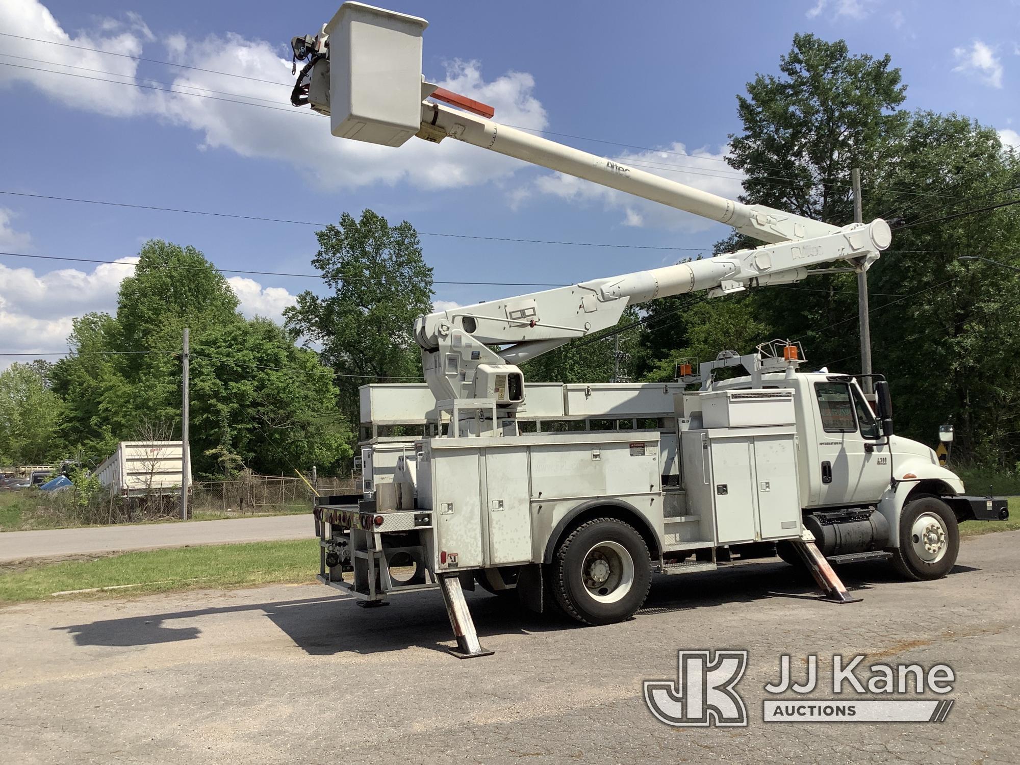 (Graysville, AL) Altec AM855, Over-Center Material Handling Bucket Truck rear mounted on 2004 Intern