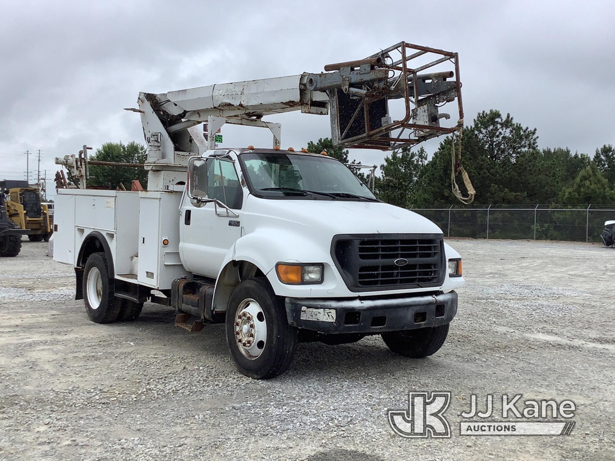 (Villa Rica, GA) Altec AP36, Non-Insulated Cable Placing Bucket rear mounted on 2000 Ford F650 Utili