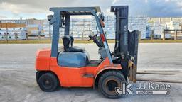 (Riviera Beach, FL) Toyota 7FDU25 Pneumatic Tired Forklift, Loading Assistance Available Runs, Moves