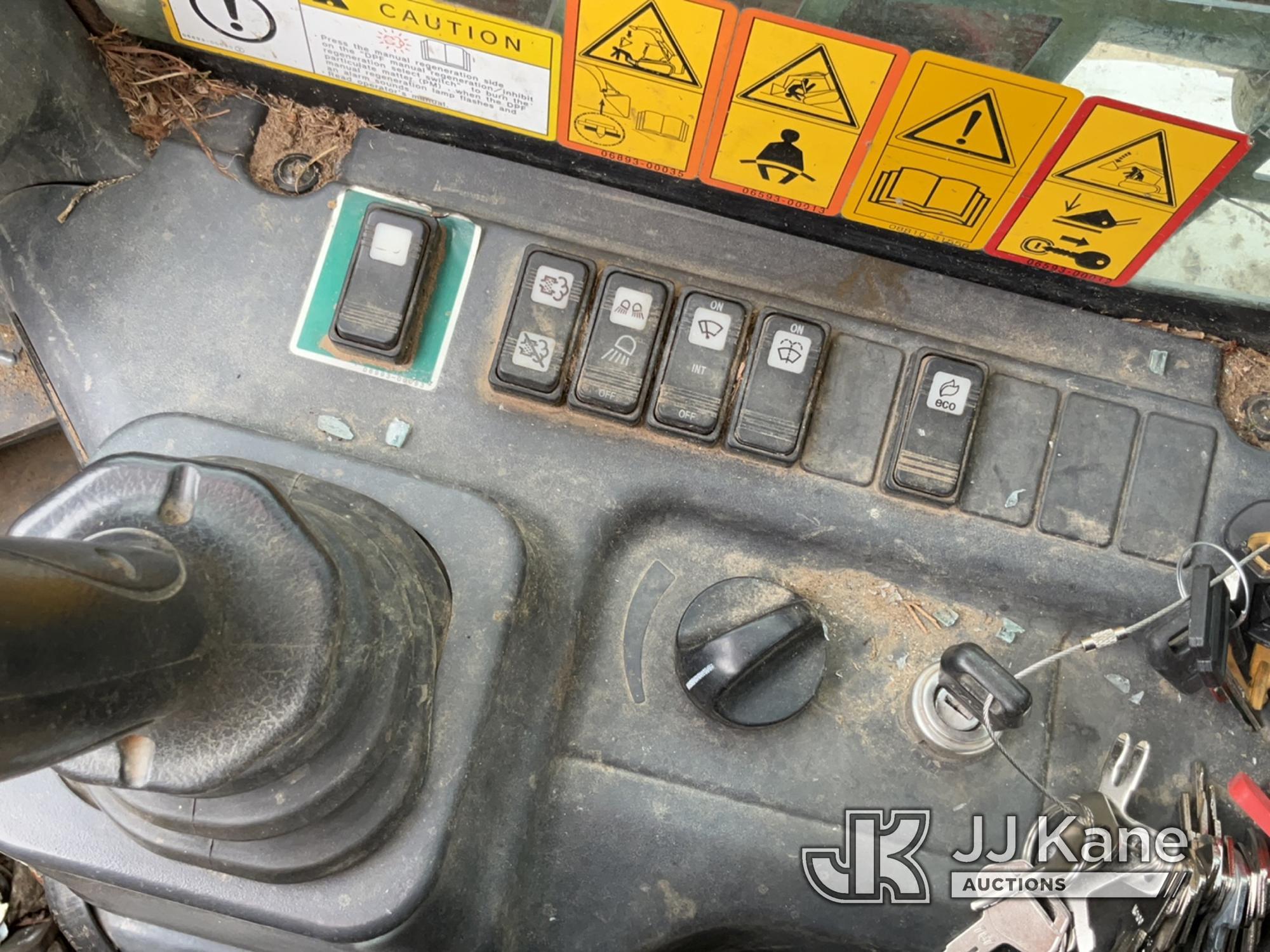 (Conway, AR) 2017 Takeuchi TL12 Skid Steer Loader Not Running, Condition Unknown, Cab Glass Broken,