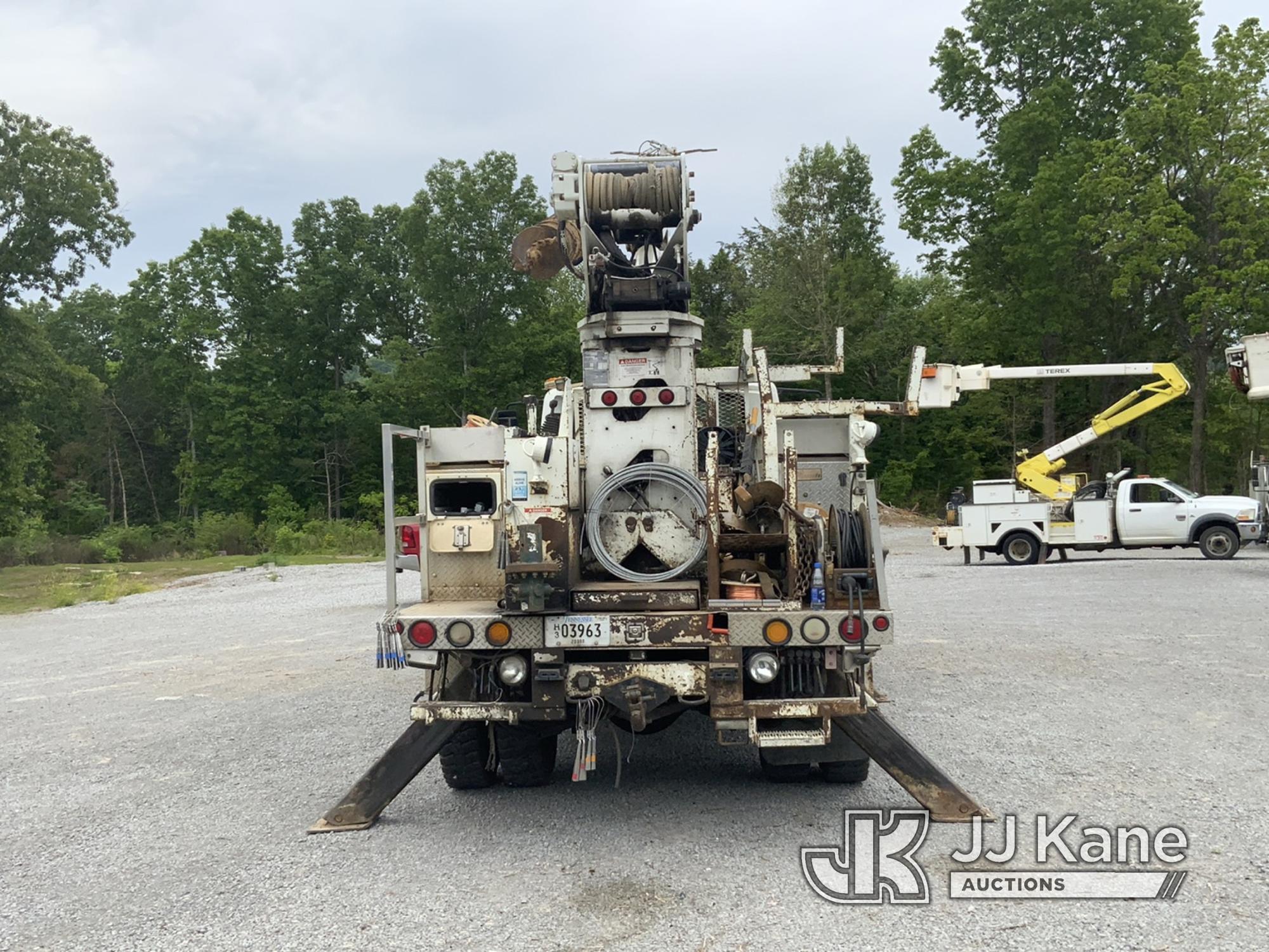 (New Tazewell, TN) Terex Commander XL4047, Digger Derrick rear mounted on 2006 International 4400 Ut