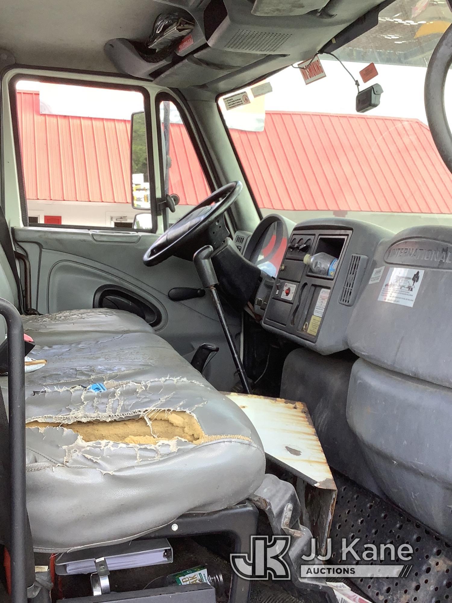 (Ocala, FL) Altec LRV56, Over-Center Bucket Truck mounted behind cab on 2007 International 4300 Chip