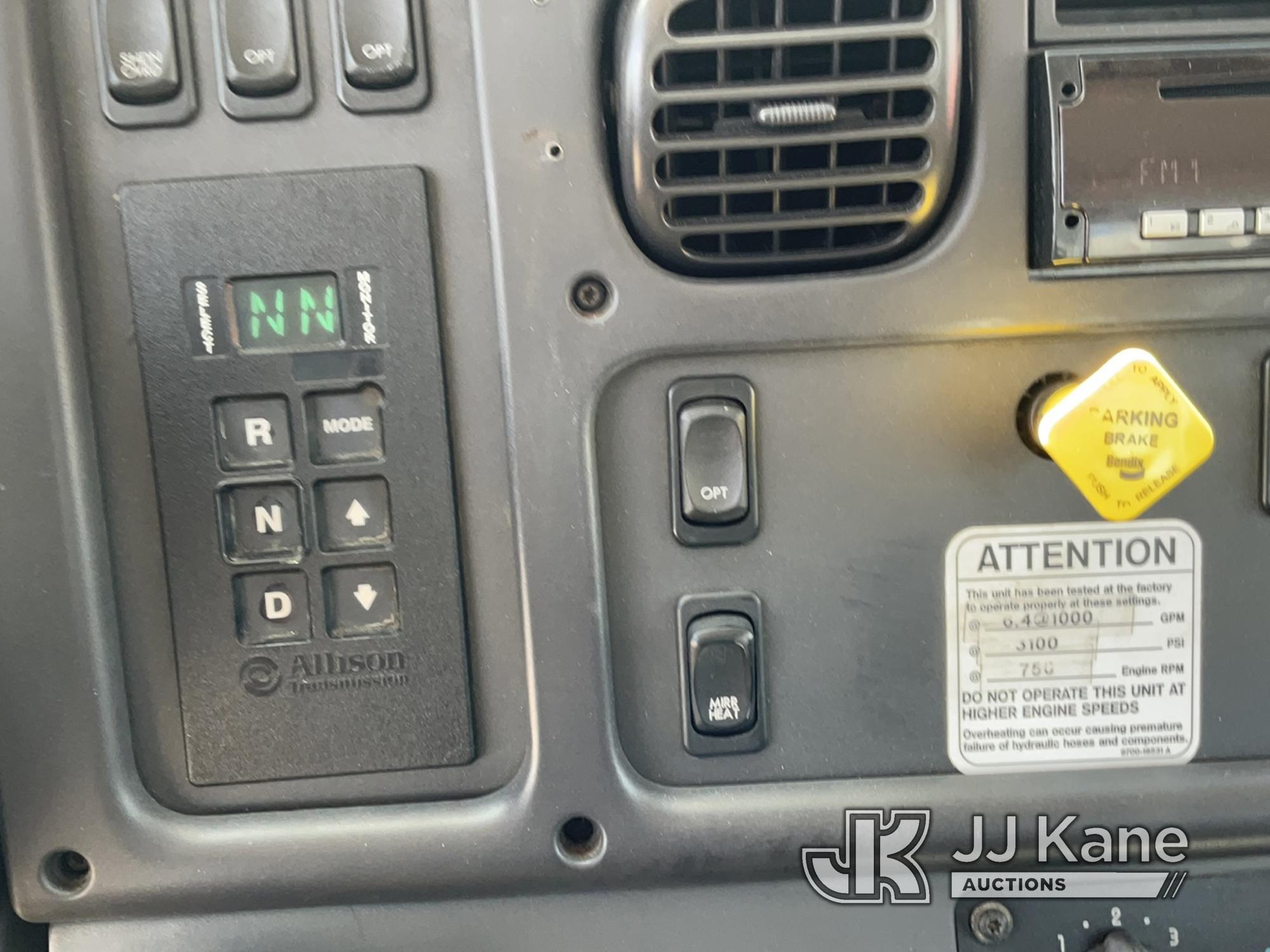 (Sarasota, FL) Altec LRV-55, Over-Center Bucket Truck center mounted on 2007 Freightliner M2 106 Uti