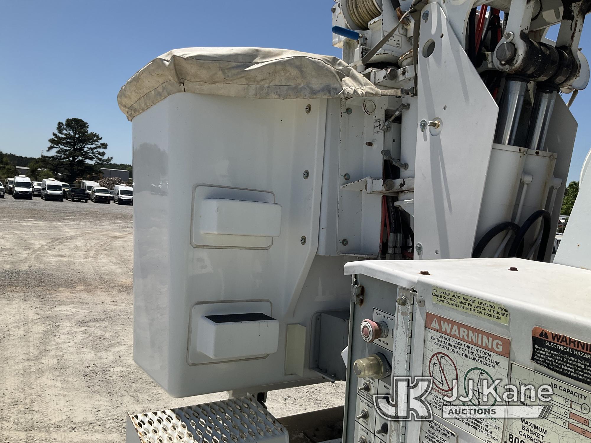 (Villa Rica, GA) Altec HL125, Articulating & Telescopic Material Handling Bucket Truck rear mounted