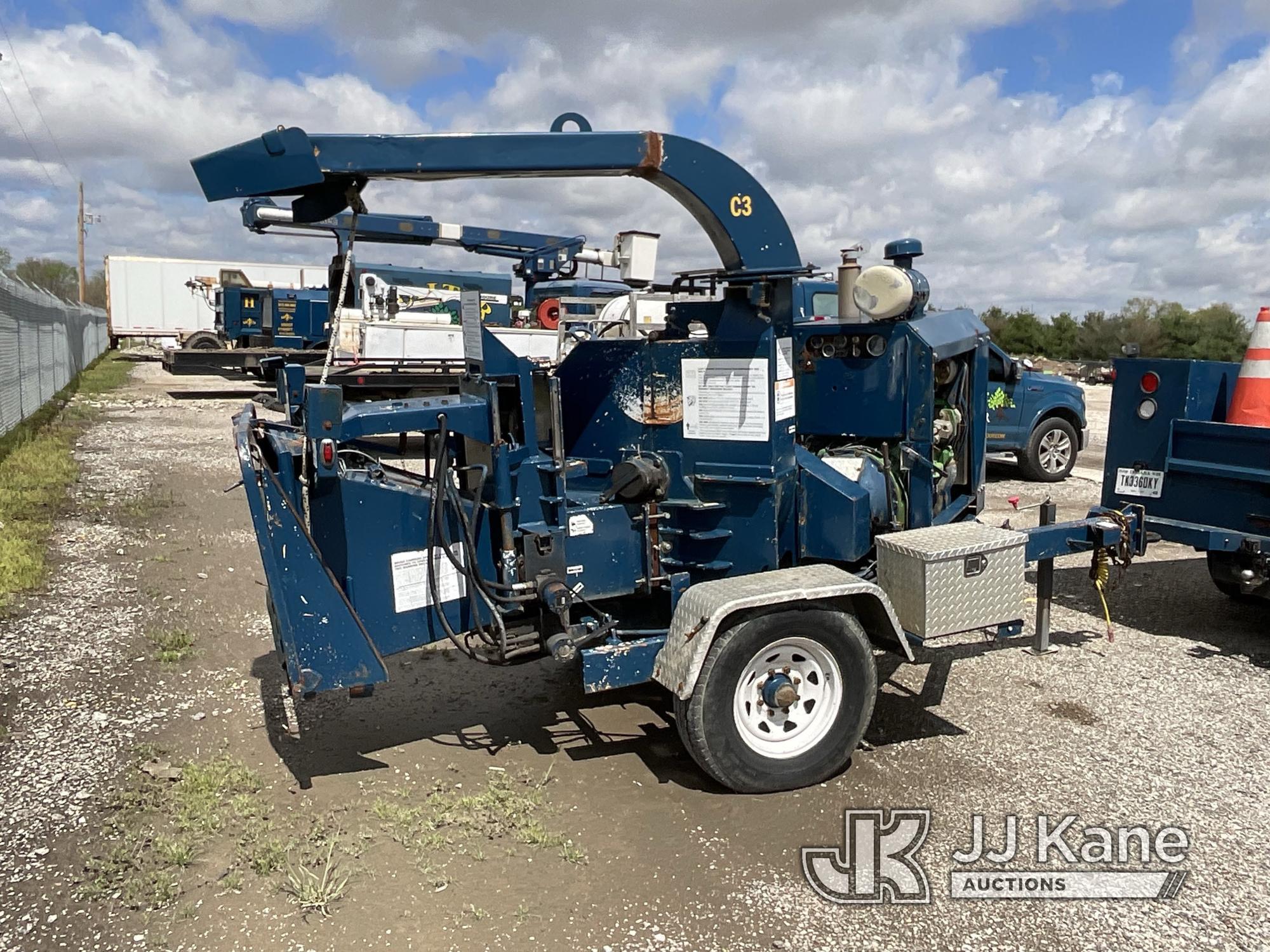 (Vincennes, IN) 1999 Bandit Industries 150XP Chipper (12in Disc), trailer mtd NO TITLE.  Sold on Bil