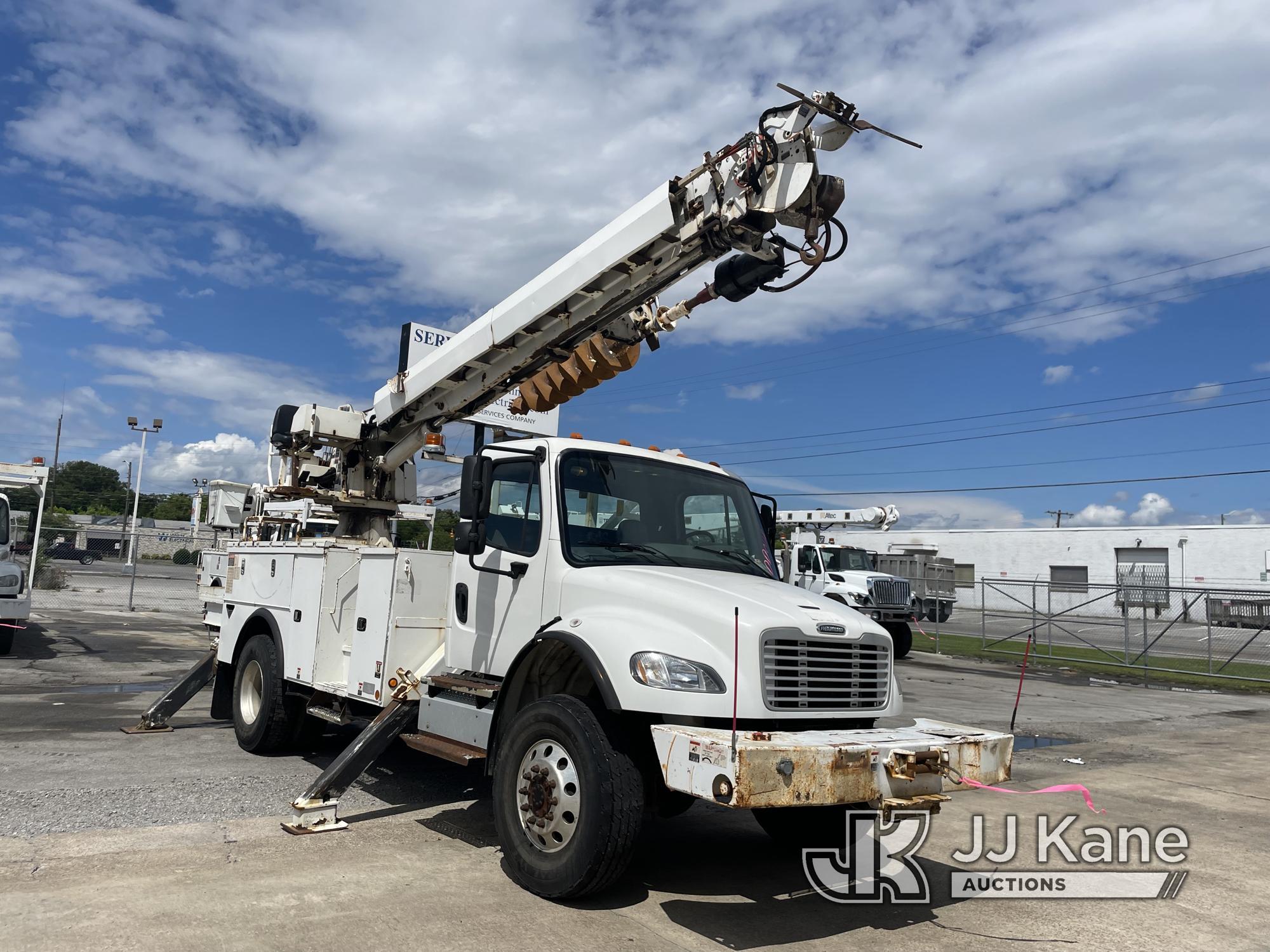 (Chattanooga, TN) Altec DC47-TR, Digger Derrick rear mounted on 2013 Freightliner M2 106 4x4 Utility