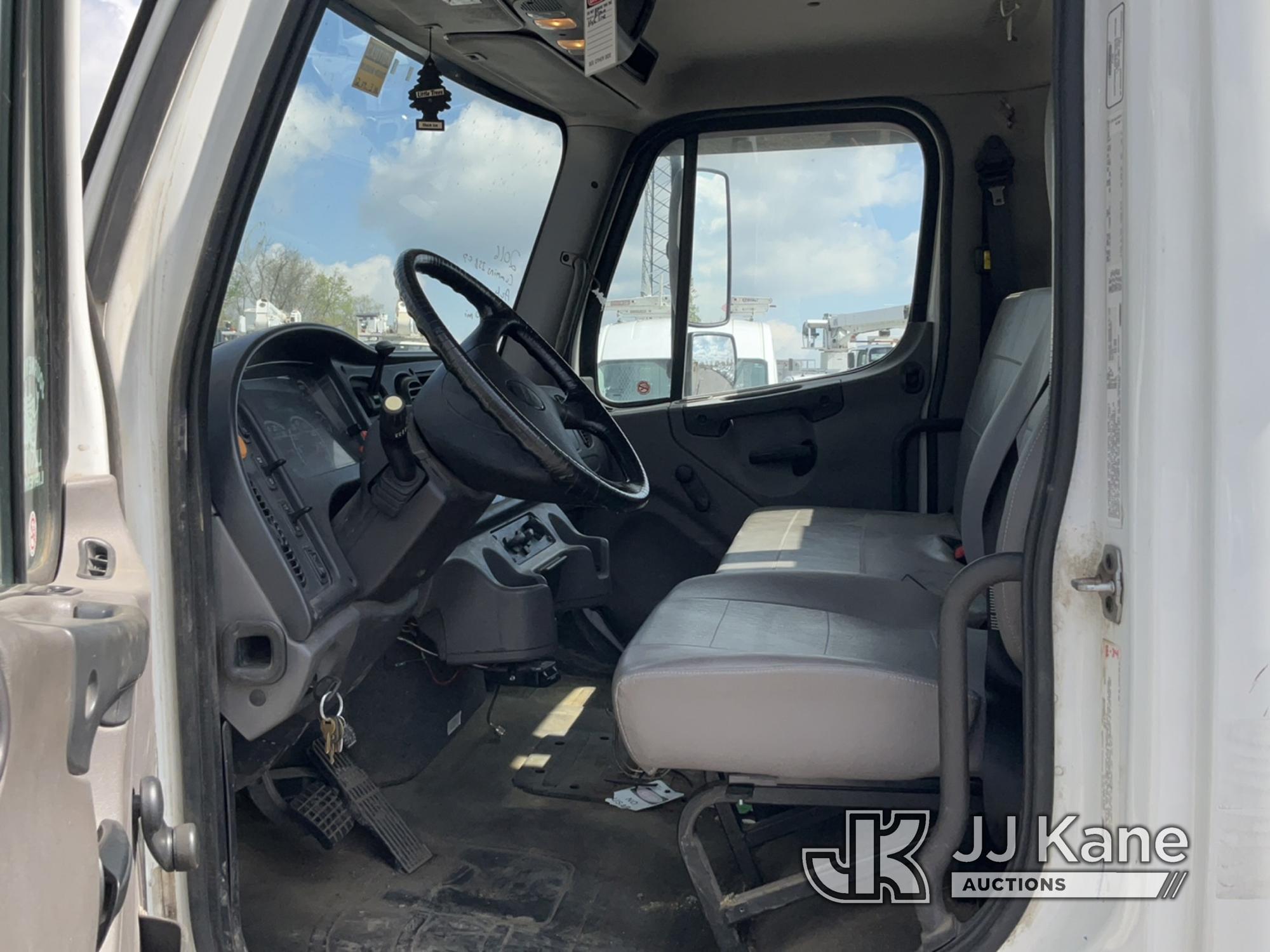 (Verona, KY) Altec TA60, Articulating & Telescopic Bucket Truck rear mounted on 2016 Freightliner M2