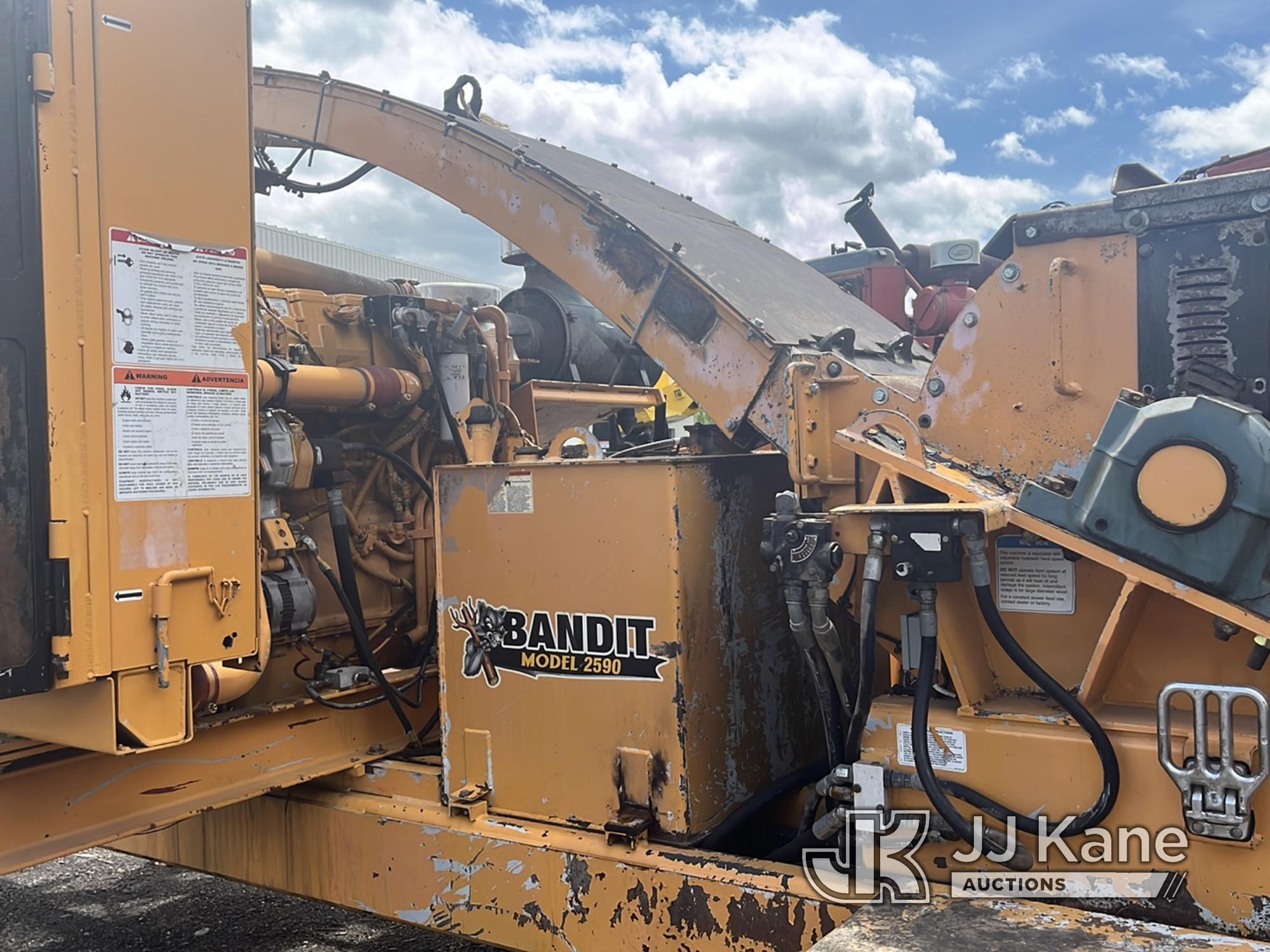 (Rocky Mount, VA) 2017 Bandit Industries 2590 Whole Tree Drum Chipper, trailer mtd Runs & Operates