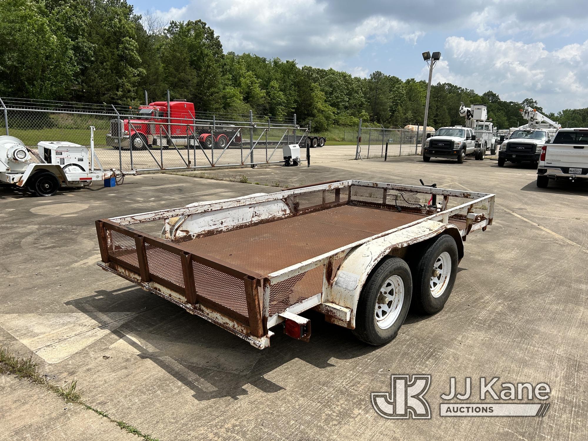 (Conway, AR) 2002 Big Tex Material Trailer 7-Way Round RV Trailer Plug, Broken Taillight