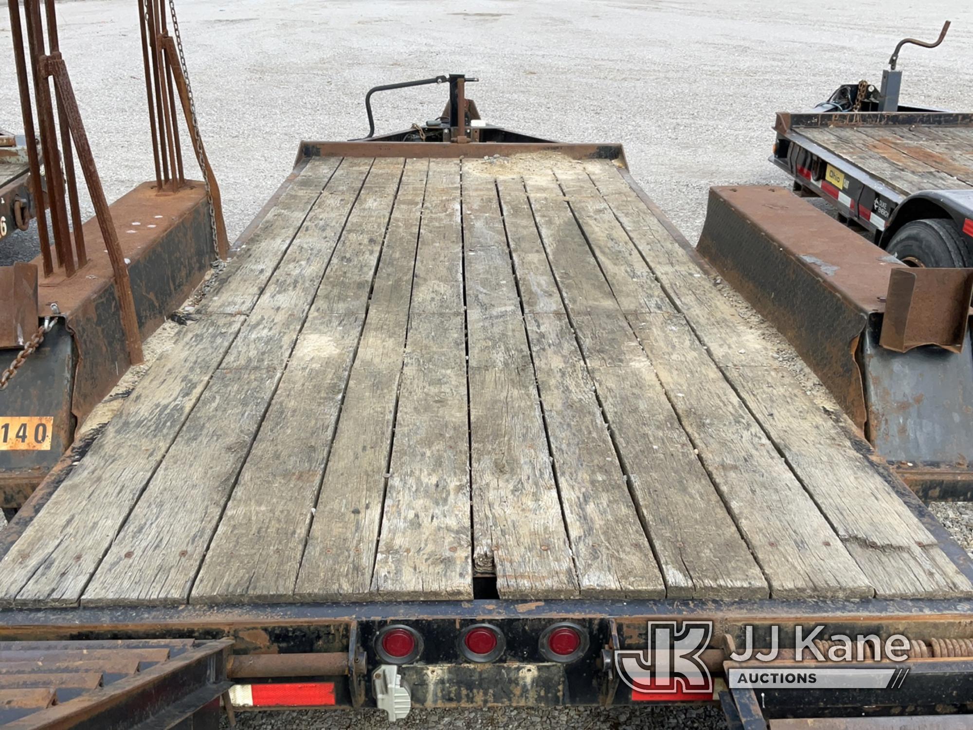 (Verona, KY) 2011 Eager Beaver SK6 T/A Tagalong Equipment Trailer Missing Ramp Chain, Rust Damage) (