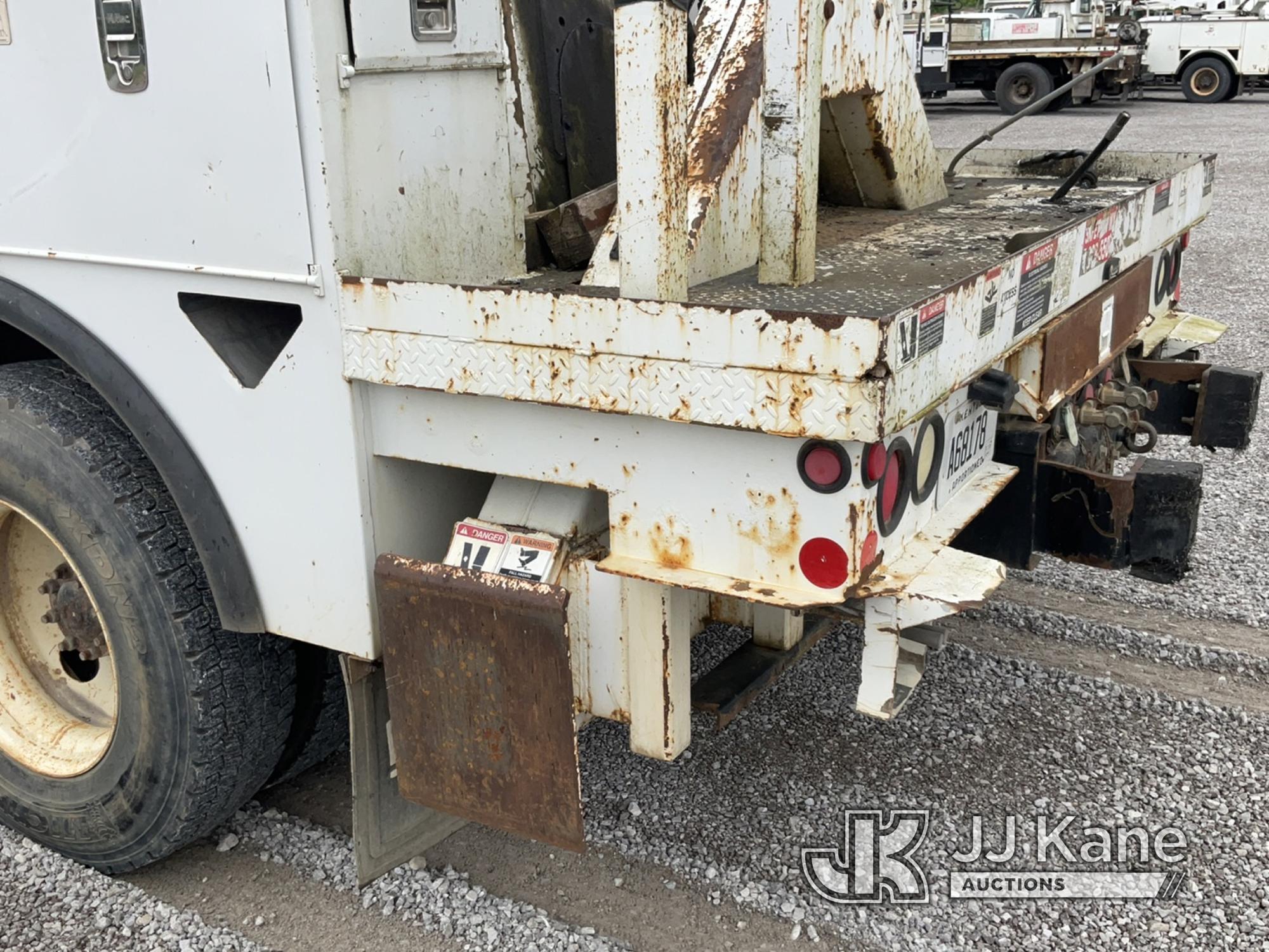 (Verona, KY) Altec DC47-TR, Digger Derrick rear mounted on 2014 International Durastar 4300 Utility