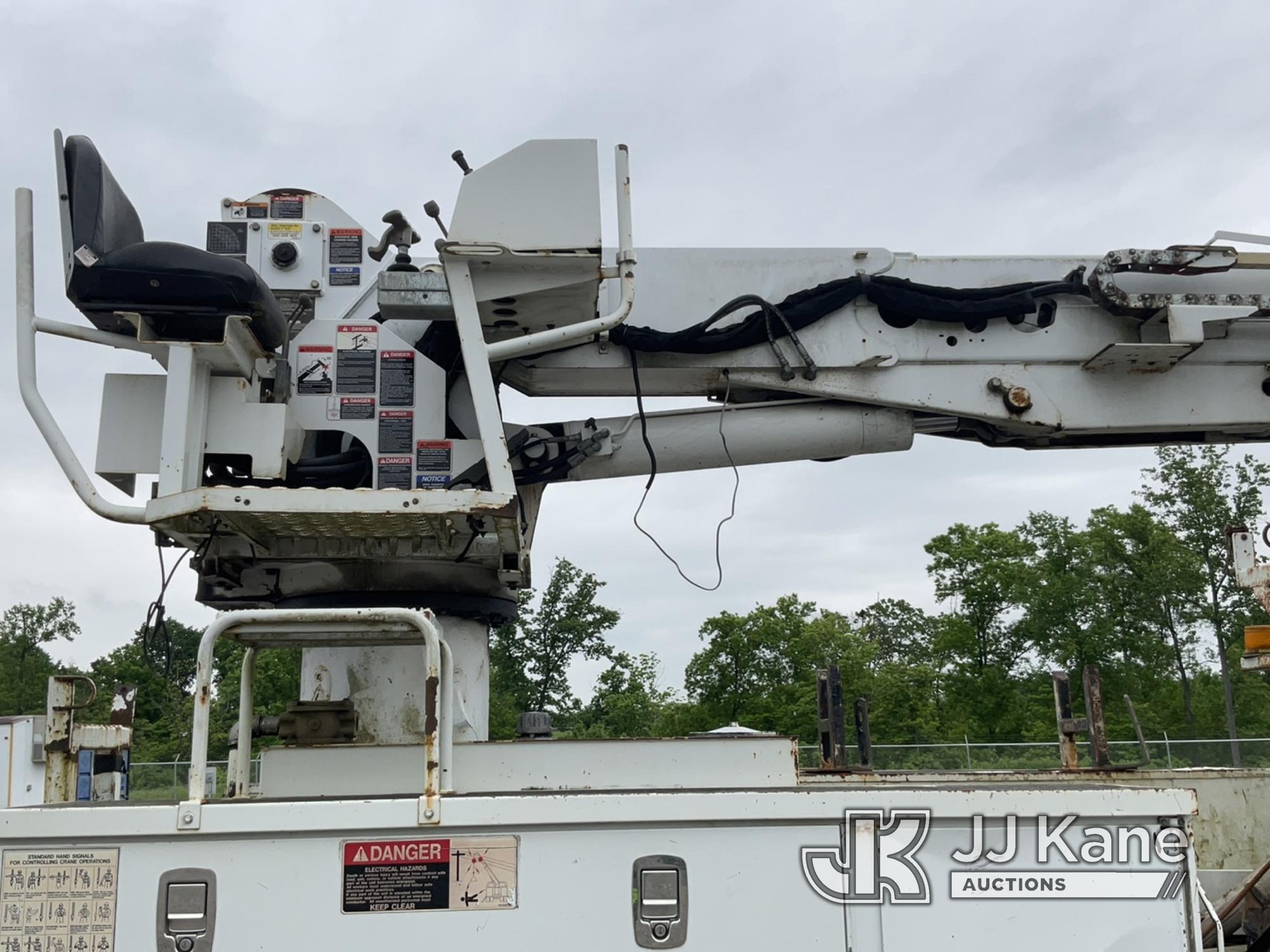 (Verona, KY) Altec DC47-TR, Digger Derrick rear mounted on 2014 International Durastar 4300 Utility