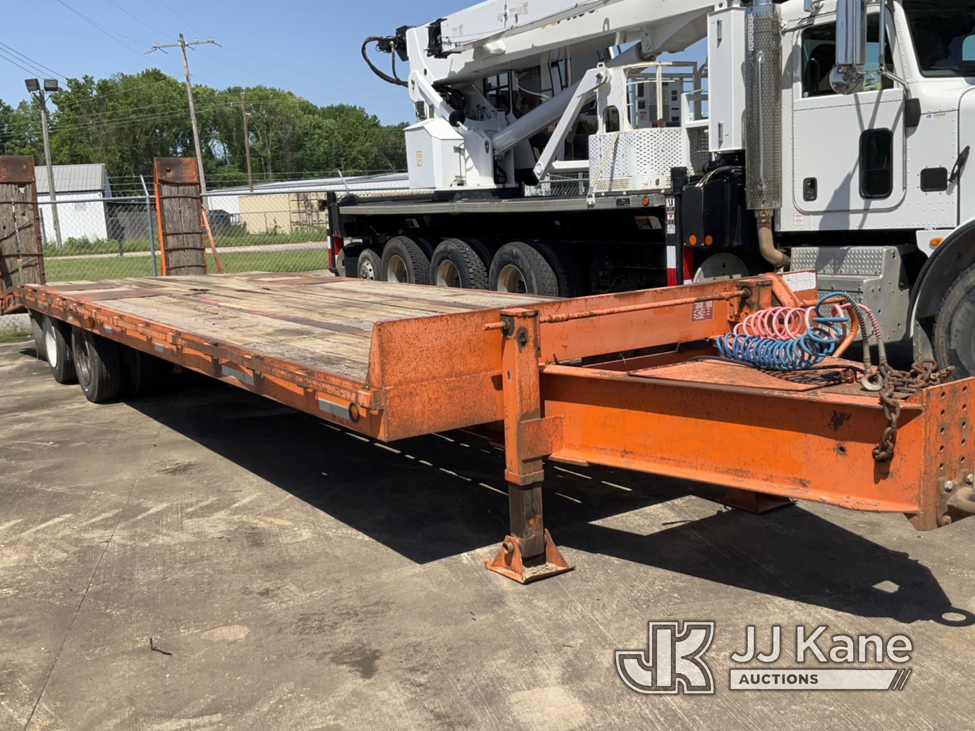 (Conway, AR) 2006 McElrath T/A Tagalong Equipment Trailer Inoperable