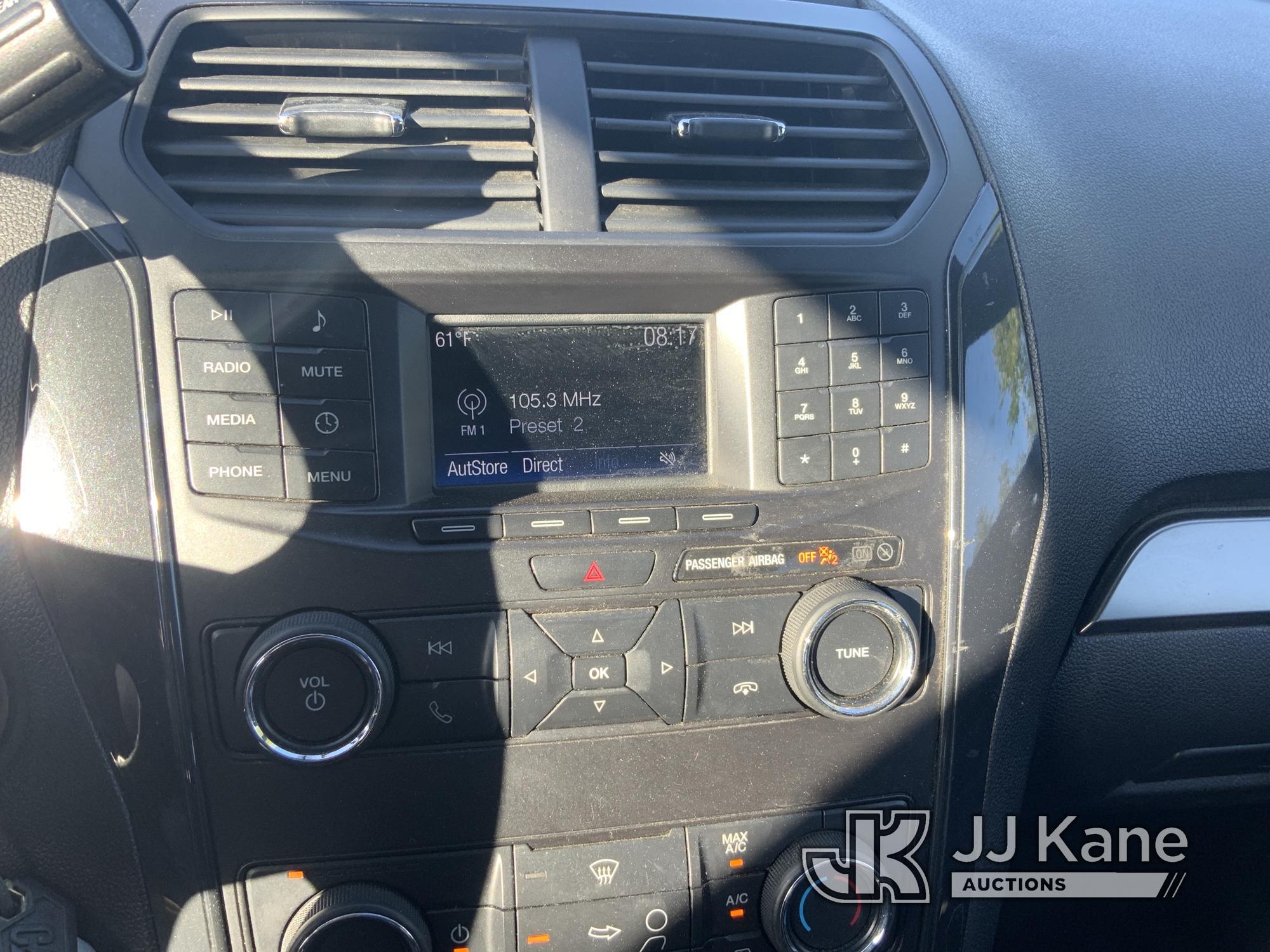 (Dixon, CA) 2019 Ford Explorer AWD Police Interceptor 4-Door Sport Utility Vehicle Runs & Moves) (No