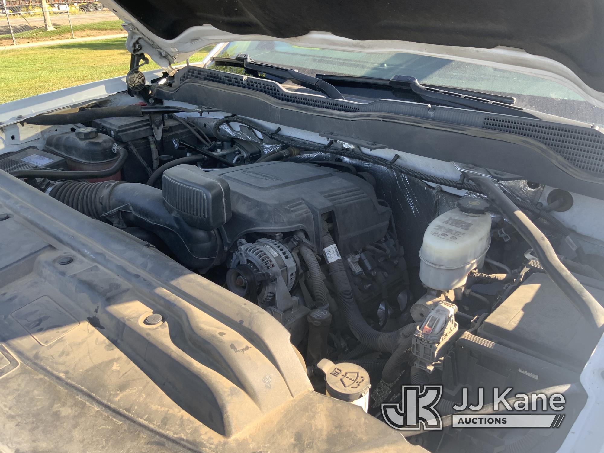 (Dixon, CA) 2017 Chevrolet 2500HD Service Truck Runs & Moves, Airbag Light On, No Reverse