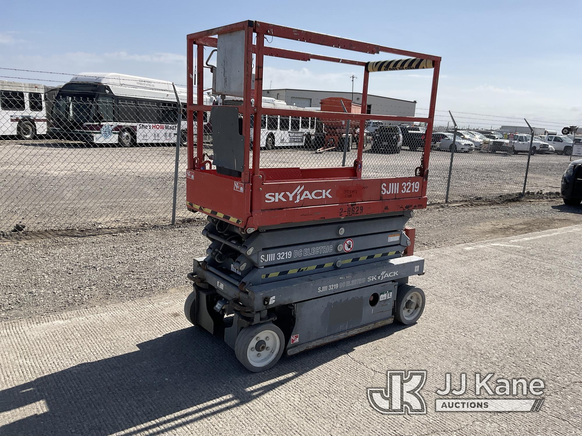 (Dixon, CA) 2012 SkyJack SJIII-3219 Self-Propelled Scissor Lift Moves & Operates