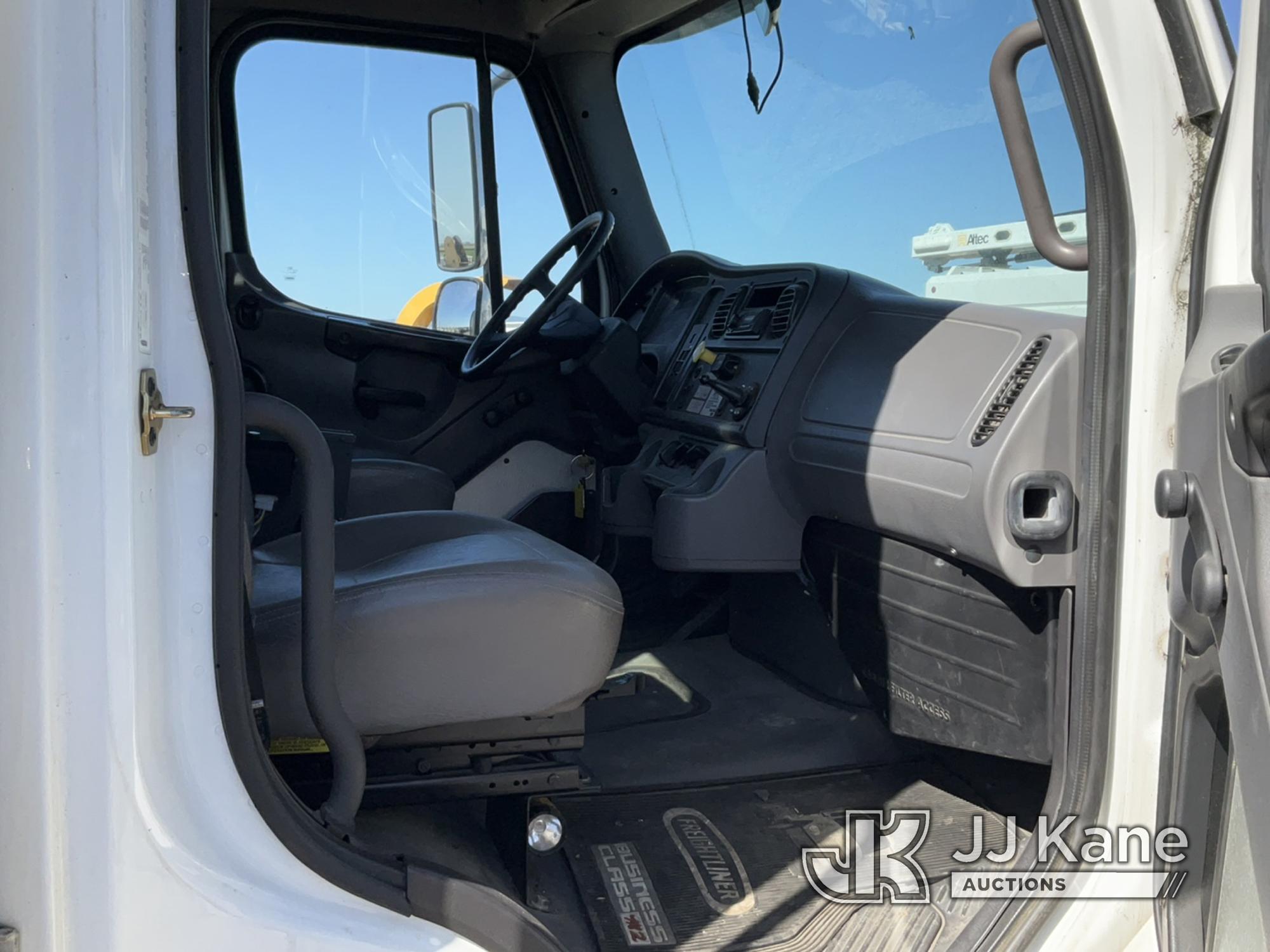 (Dixon, CA) 2005 Freightliner M2 106 Fuel/Lube Truck Runs & Moves) (Lube Operation Unknown, Check En