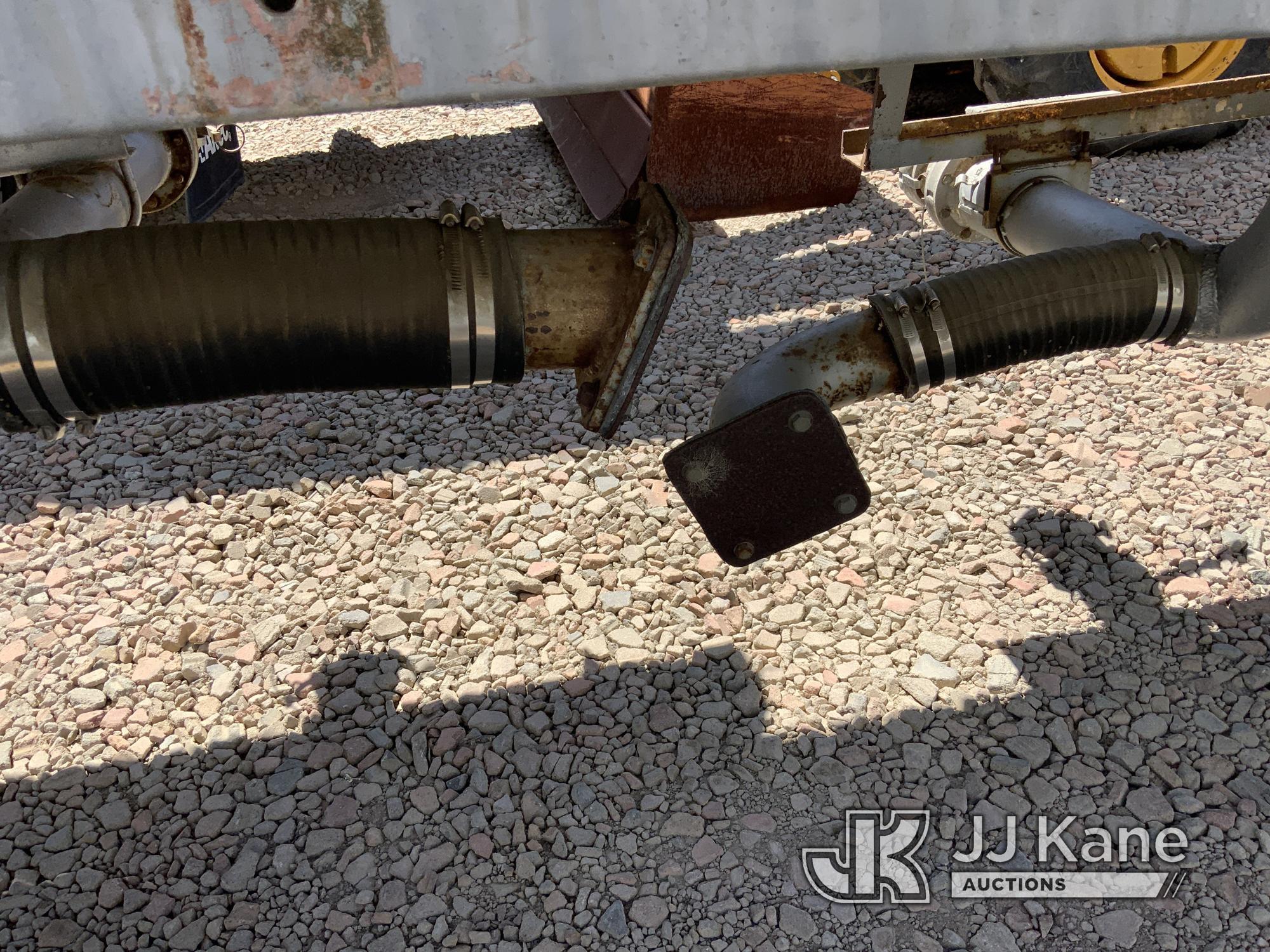 (Dixon, CA) 1975 SEMI WATER TANK TRAILER (Used) NOTE: This unit is being sold AS IS/WHERE IS via Tim