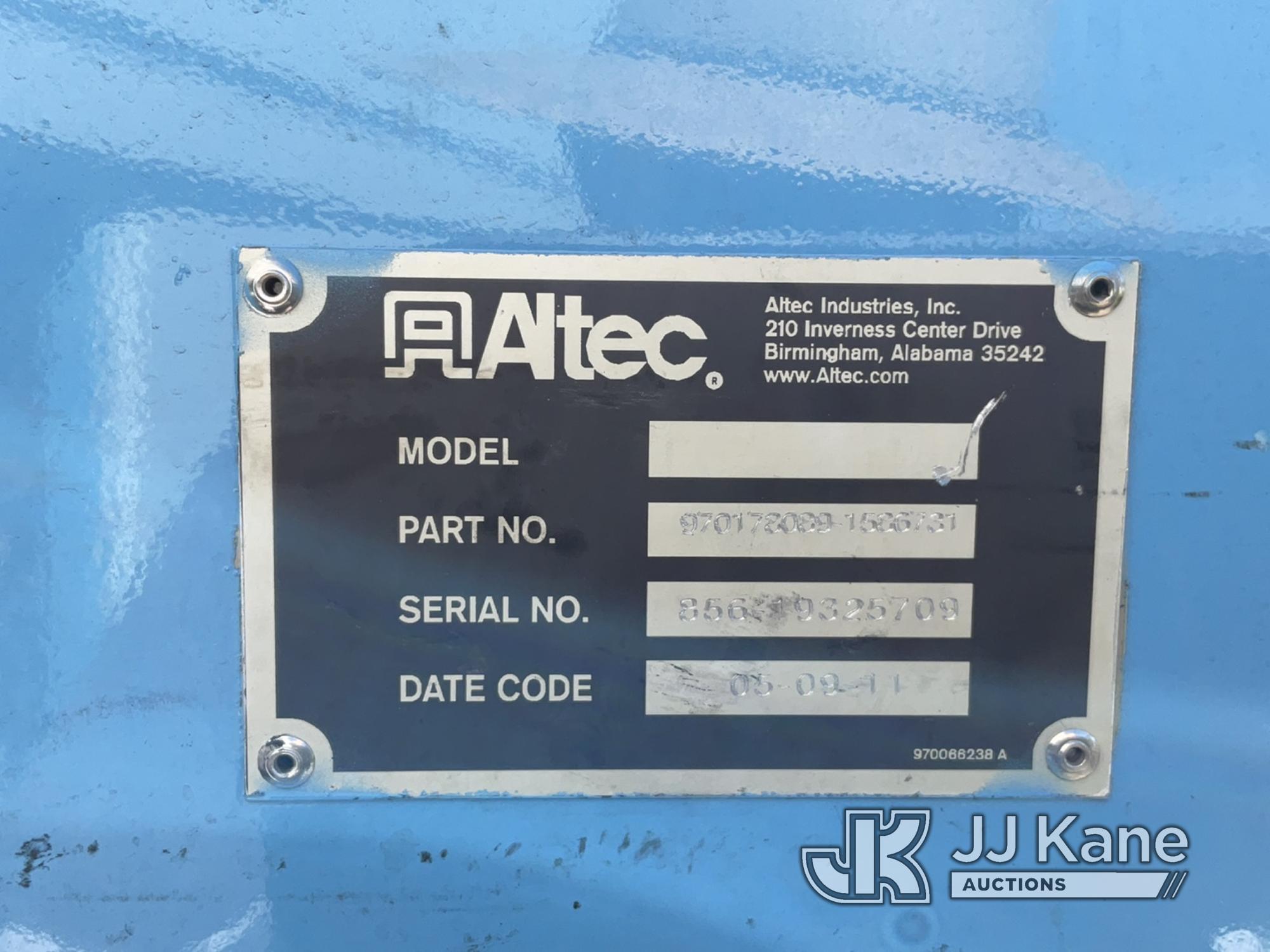 (Dixon, CA) Altec AT37G, Bucket Truck mounted behind cab on 2011 Ford F550 4x4 Service Truck Runs, M