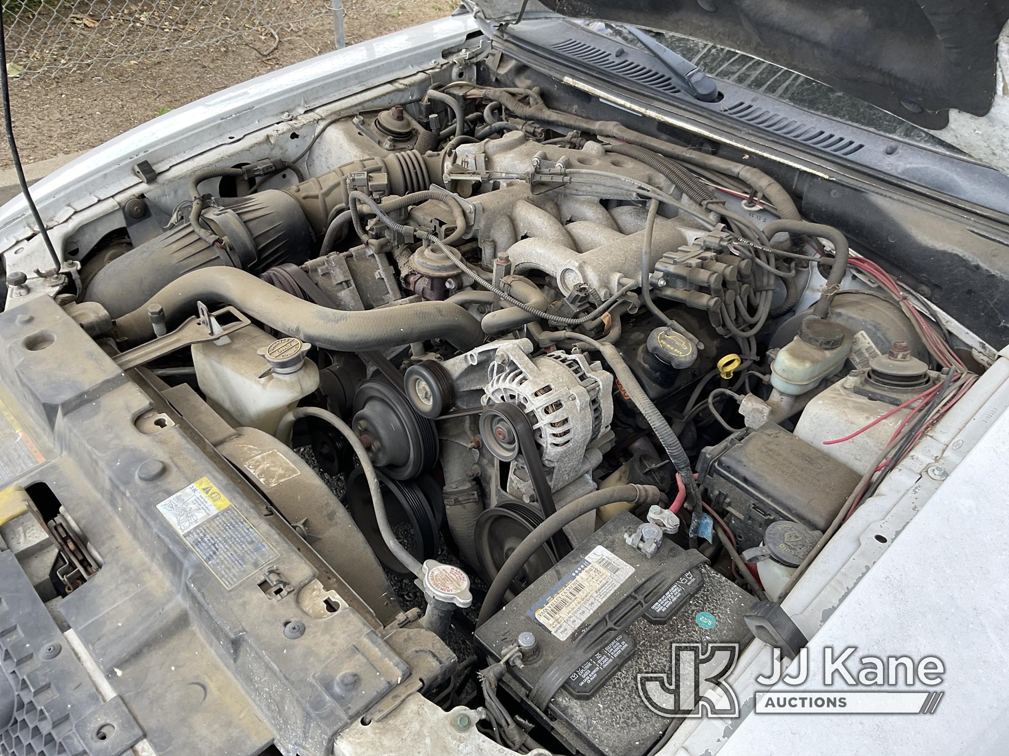 (Dixon, CA) 2002 Ford Mustang 2-Door Coupe Runs & Moves