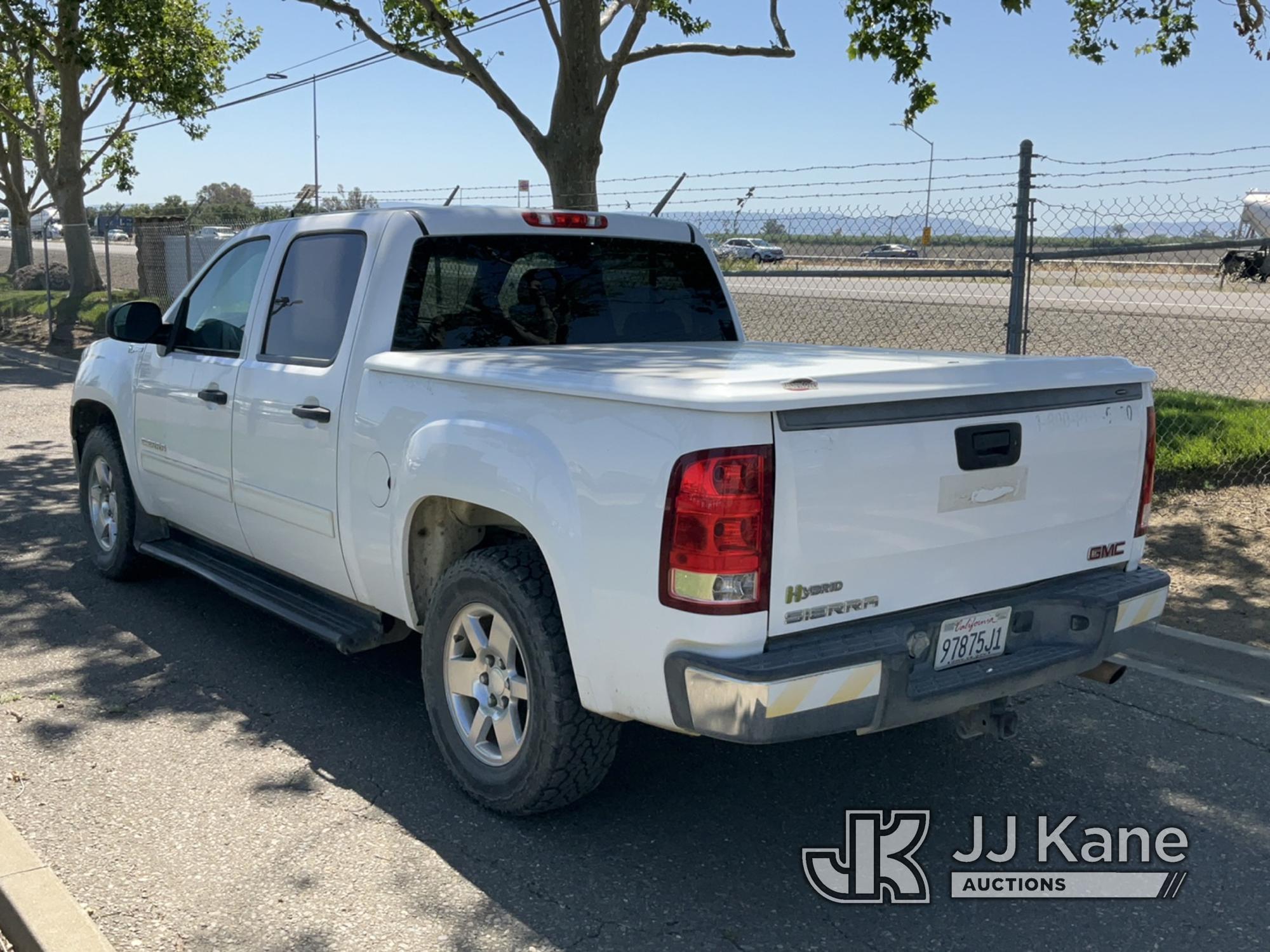 (Dixon, CA) 2013 GMC Sierra 1500 Hybrid 4x4 Crew-Cab Pickup Truck Runs & Moves