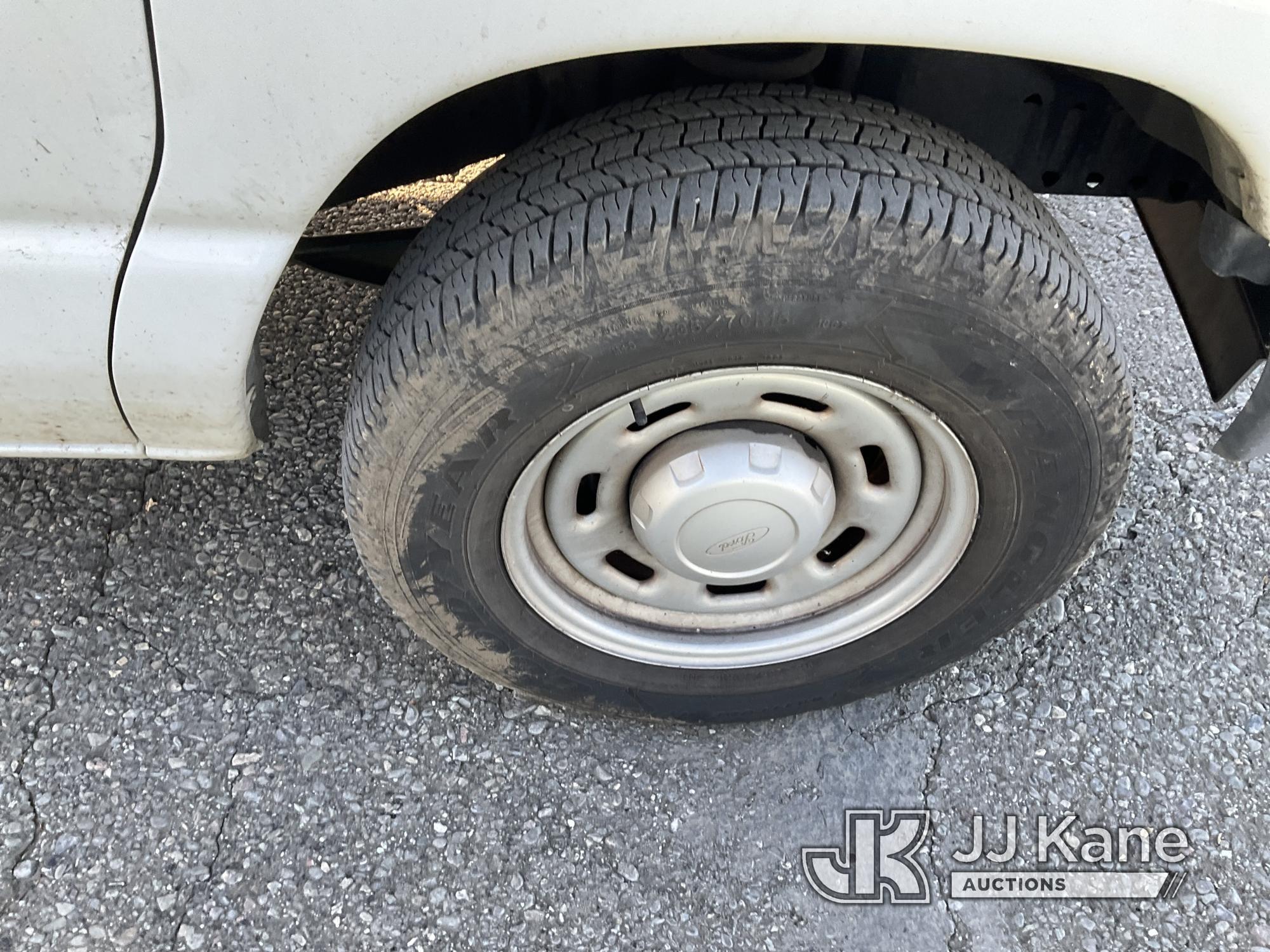 (Dixon, CA) 2006 Ford Econoline E150 Cargo Van Runs & Moves.