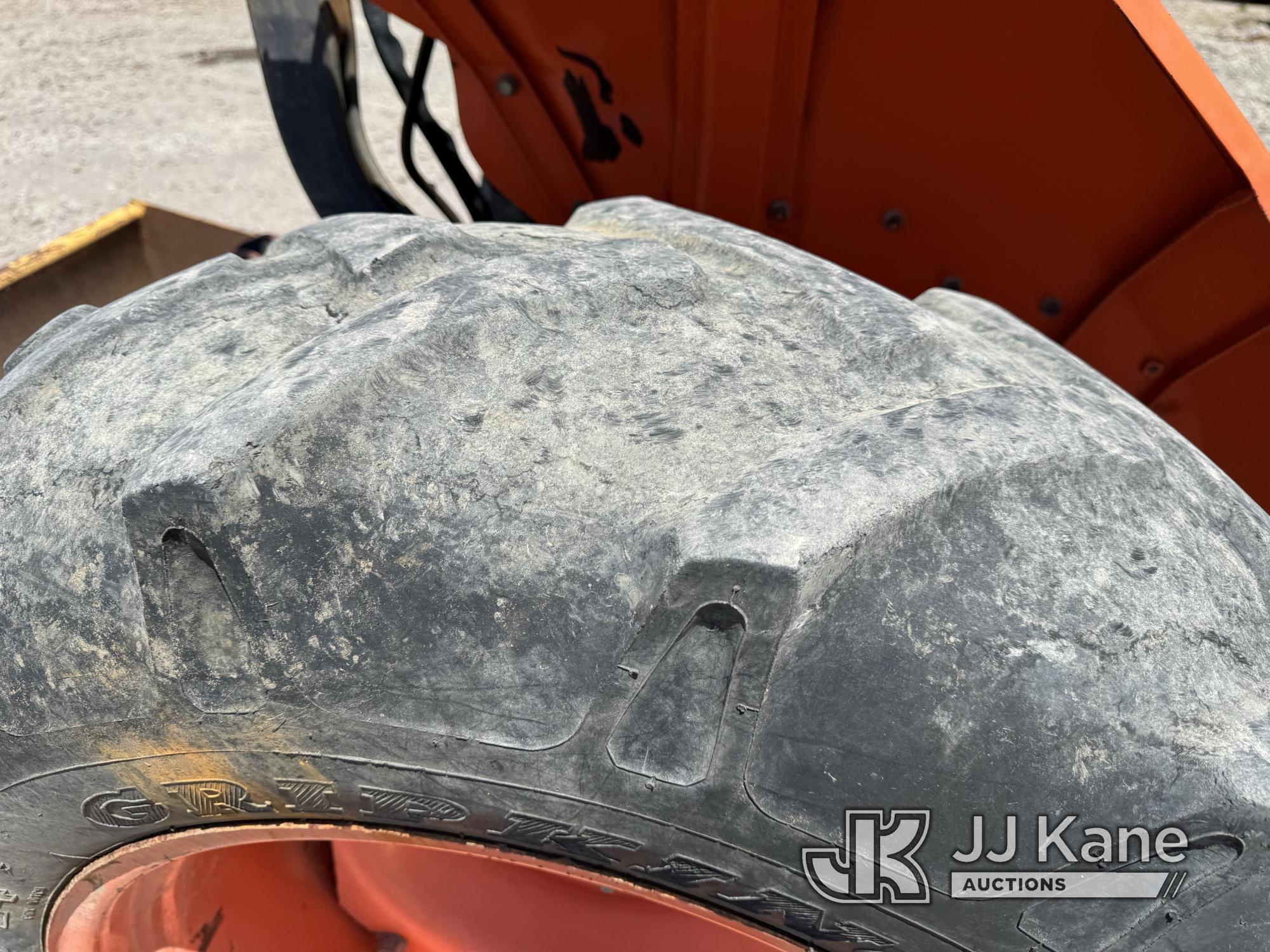 (Dixon, CA) Kubota L2850 Rubber Tired Tractor Runs & Operates