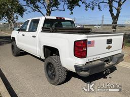 (Dixon, CA) 2016 Chevrolet Silverado 1500 4x4 Crew-Cab Pickup Truck Runs & Moves) (Bad Charging Syst