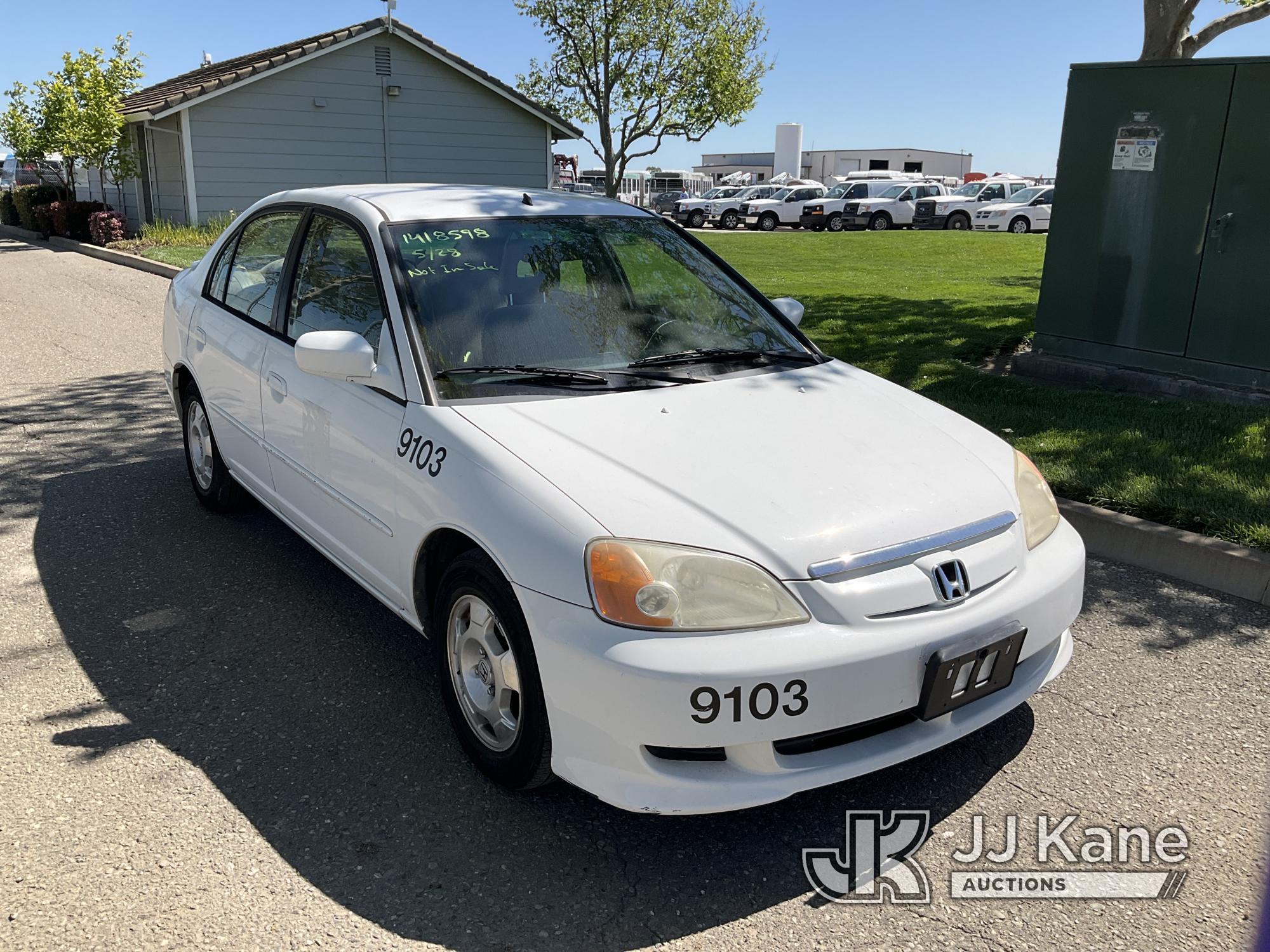 (Dixon, CA) 2003 Honda Civic Hybrid 4-Door Hybrid Sedan Runs & Moves)(Check Engine Light On)( SRS Li