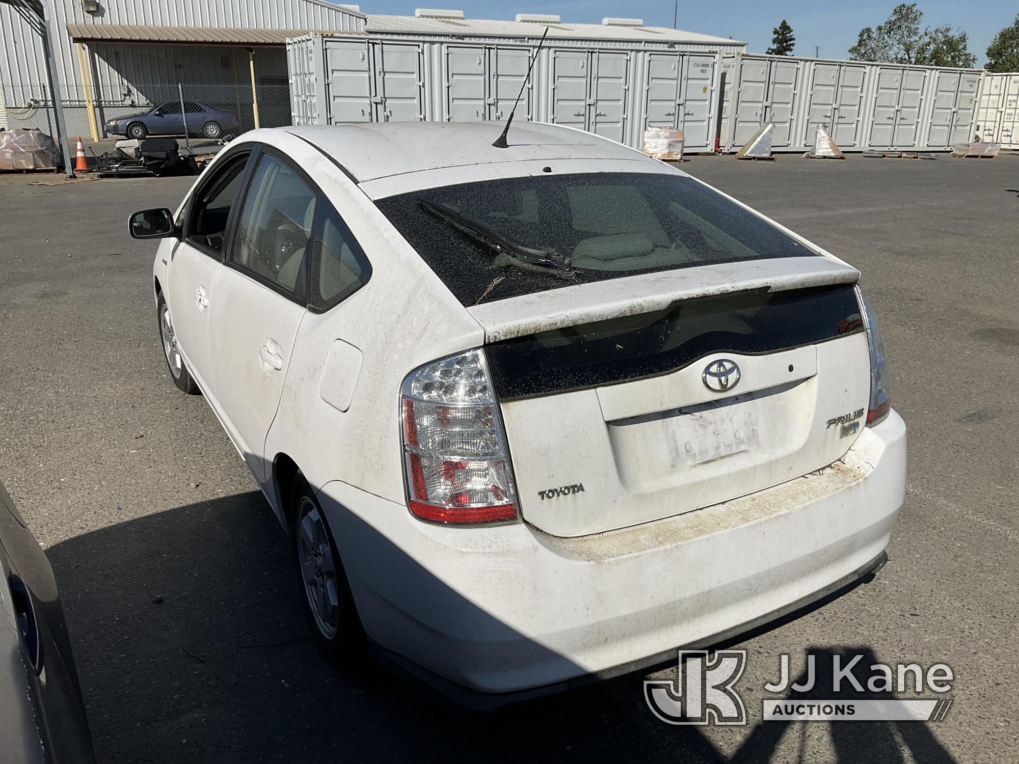 (Dixon, CA) 2006 Toyota Prius Hybrid 4-Door Sedan Not Running, Condition Unknown