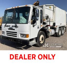 (Dixon, CA) 2005 Freightliner Condor Garbage/Compactor Truck Runs, Moves, & Operates