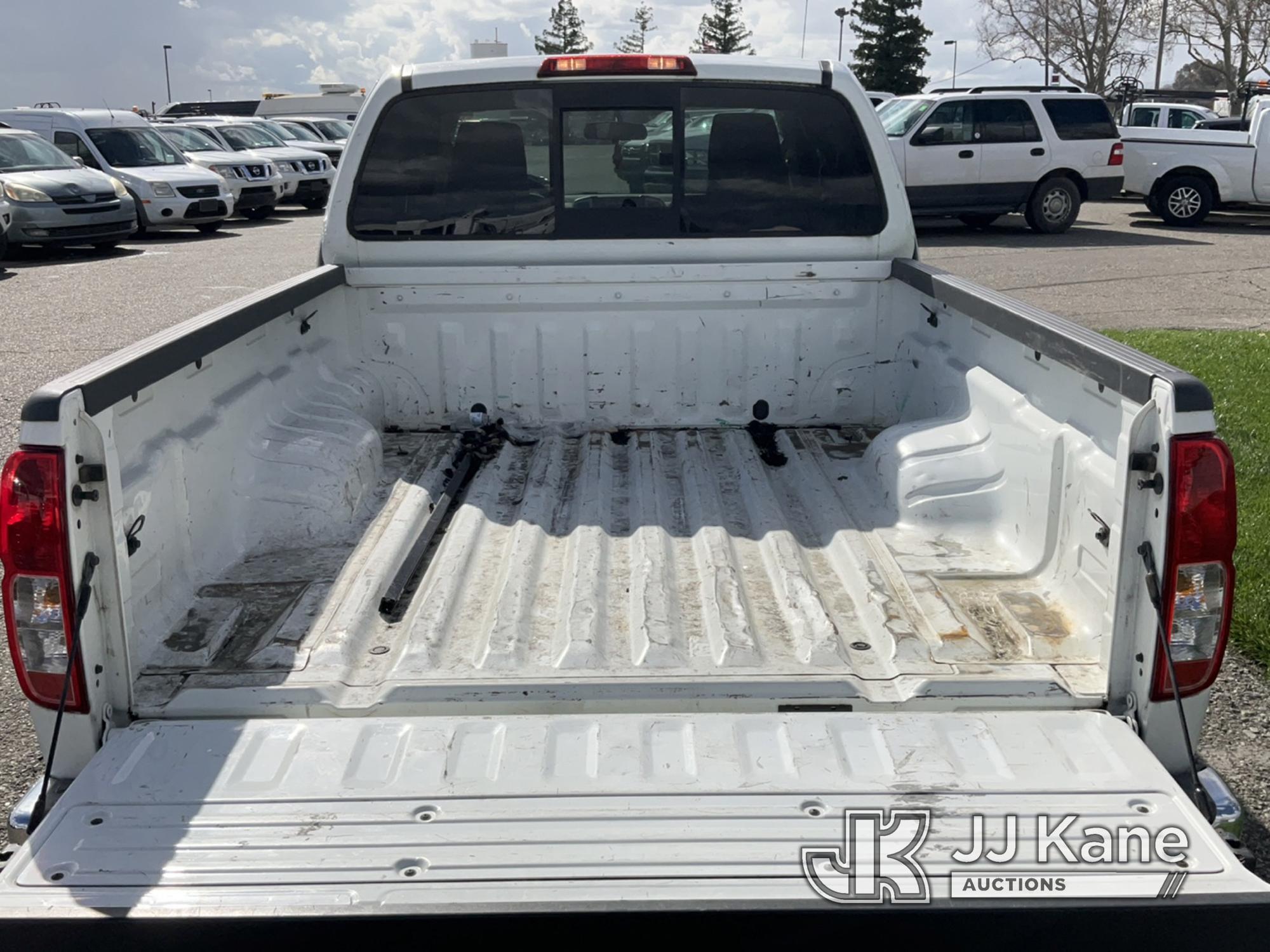 (Dixon, CA) 2016 Nissan Frontier 4x4 Extended-Cab Pickup Truck Runs & Moves, Bad Brakes, Must Be Tow