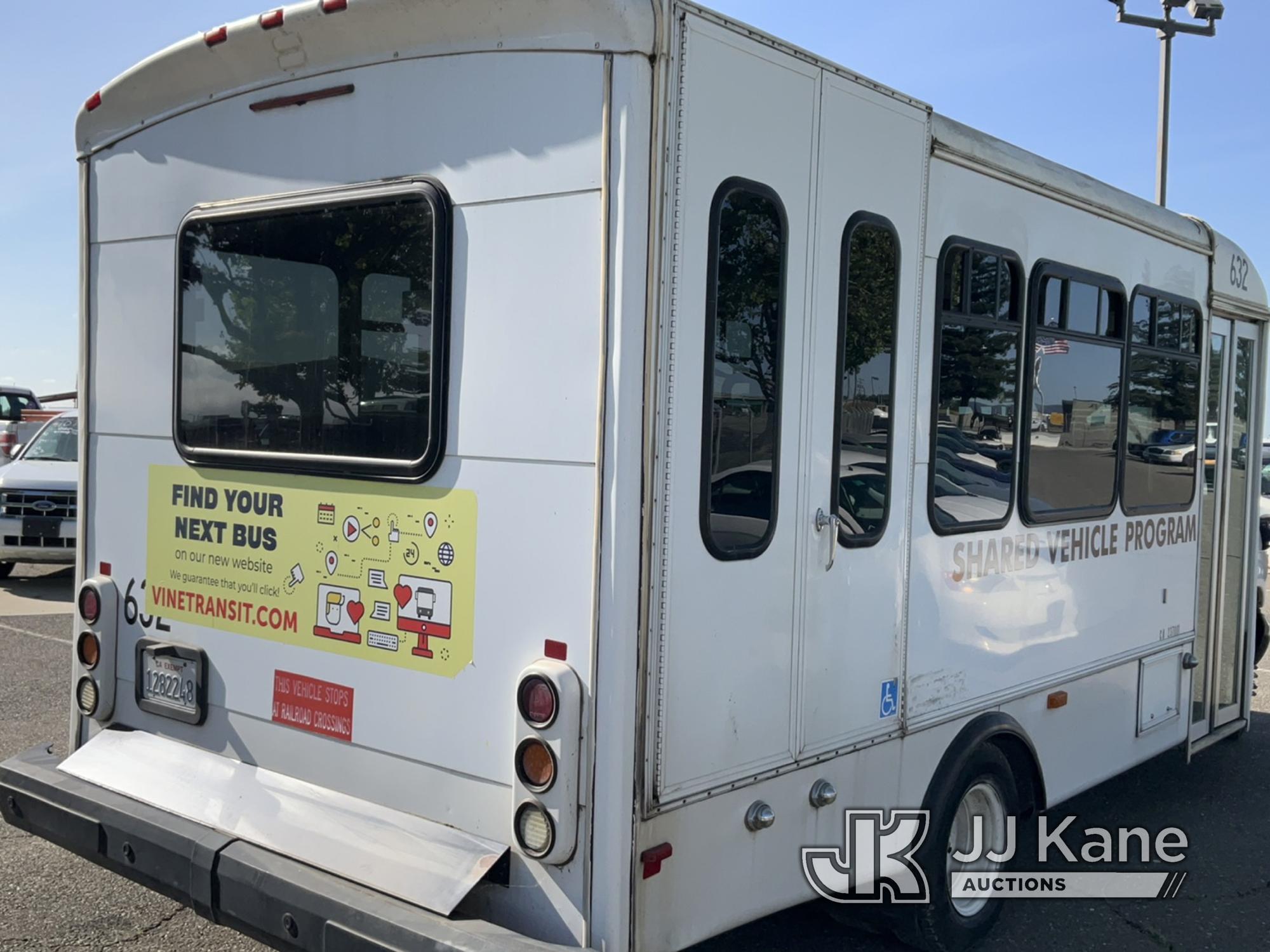 (Dixon, CA) 2007 Ford E450 Cutaway Van Runs & Moves, Handicap Access Not Functional, Vehicle Shakes