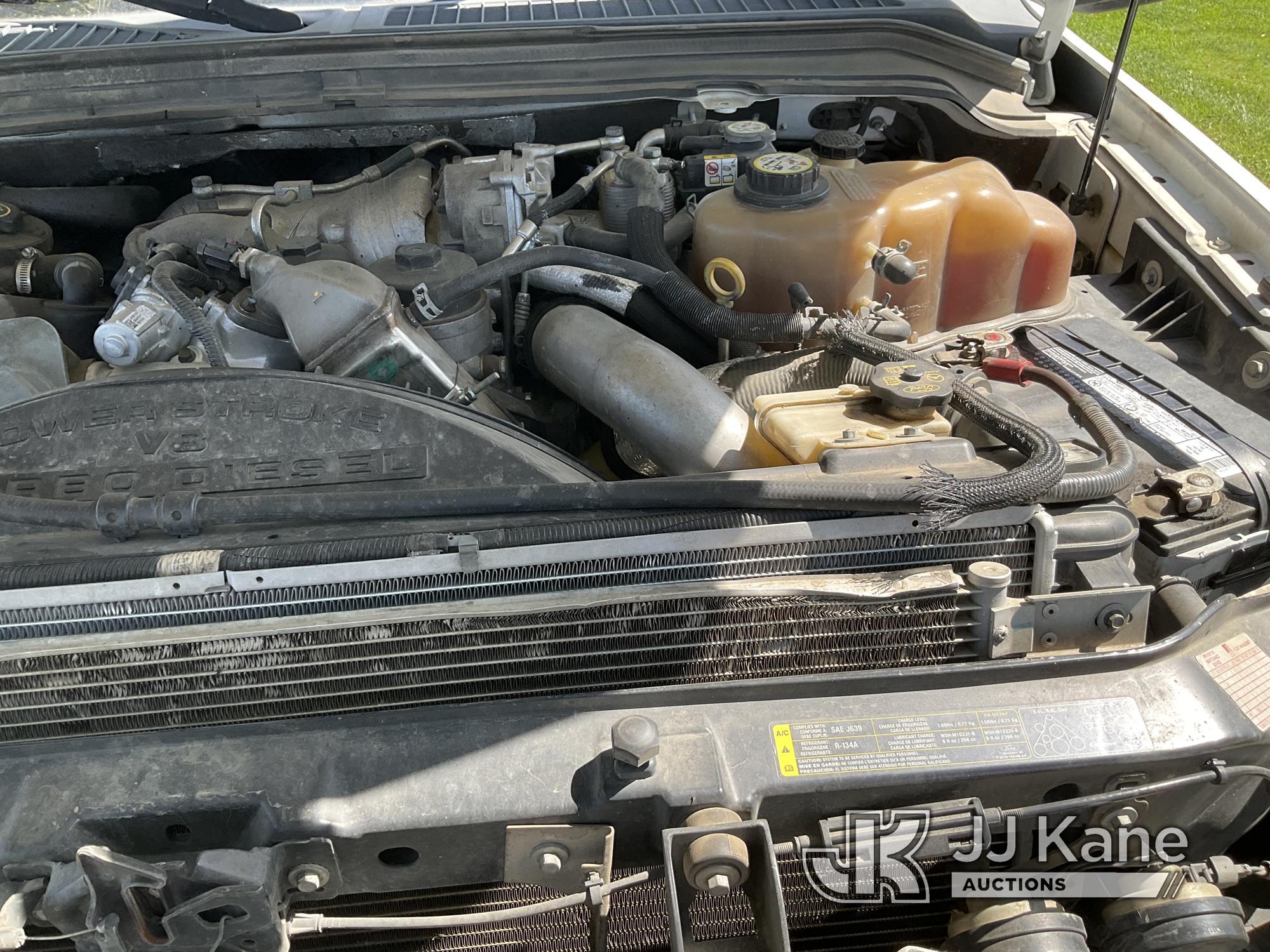 (Dixon, CA) 2008 Ford F350 4x4 Extended-Cab Pickup Truck Runs & Moves) (Check Engine Light Is On