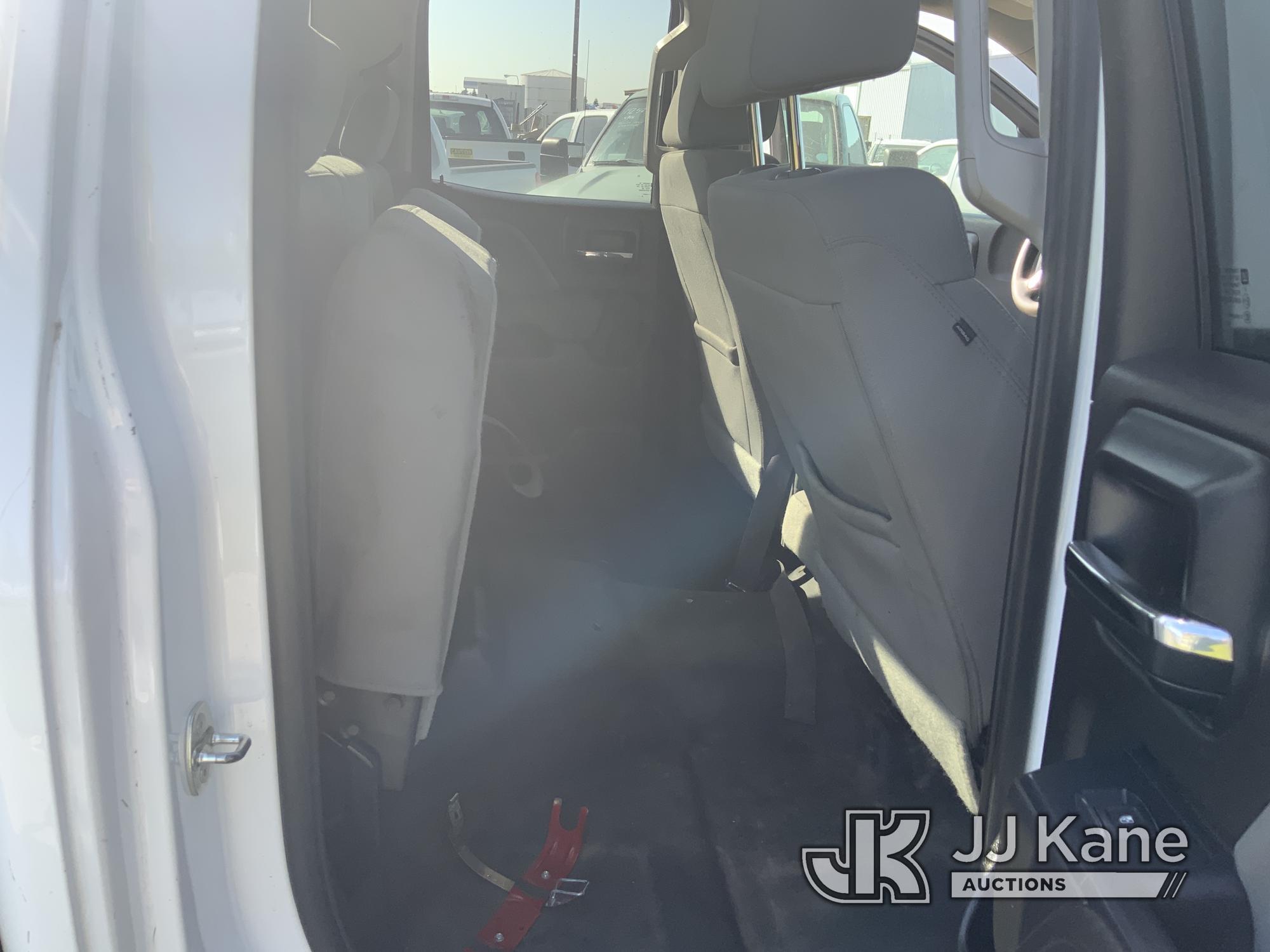 (Dixon, CA) 2017 Chevrolet 2500HD Service Truck Runs & Moves, Airbag Light On, No Reverse